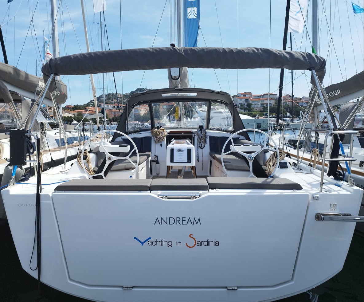 Dufour 430 - 3 cab. — photo 1