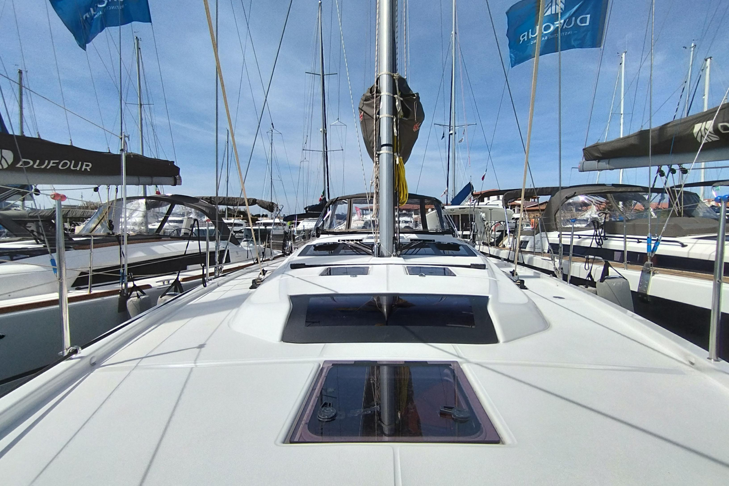 Dufour 430 - 3 cab. — photo 4