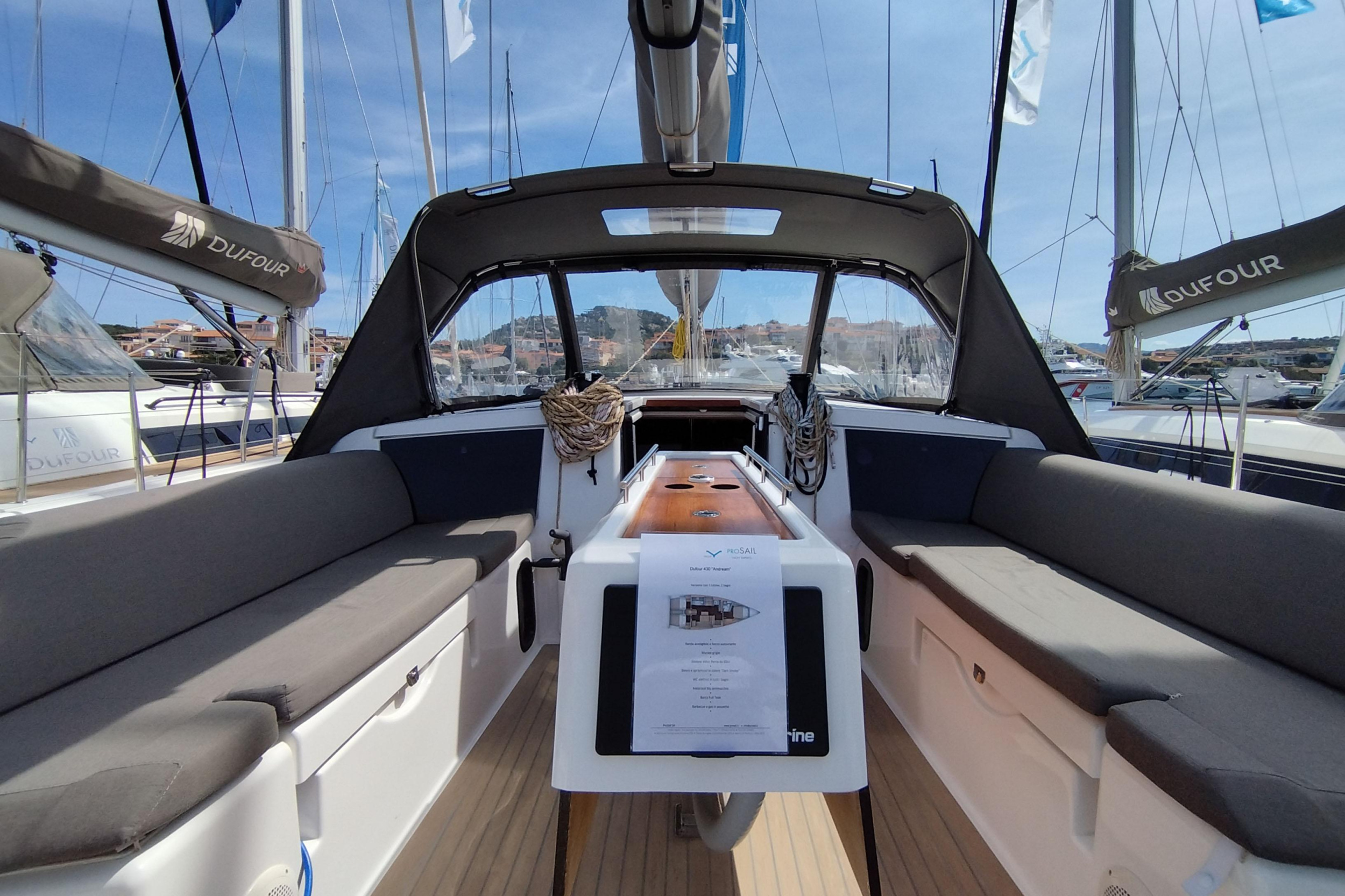 Dufour 430 - 3 cab. — photo 10