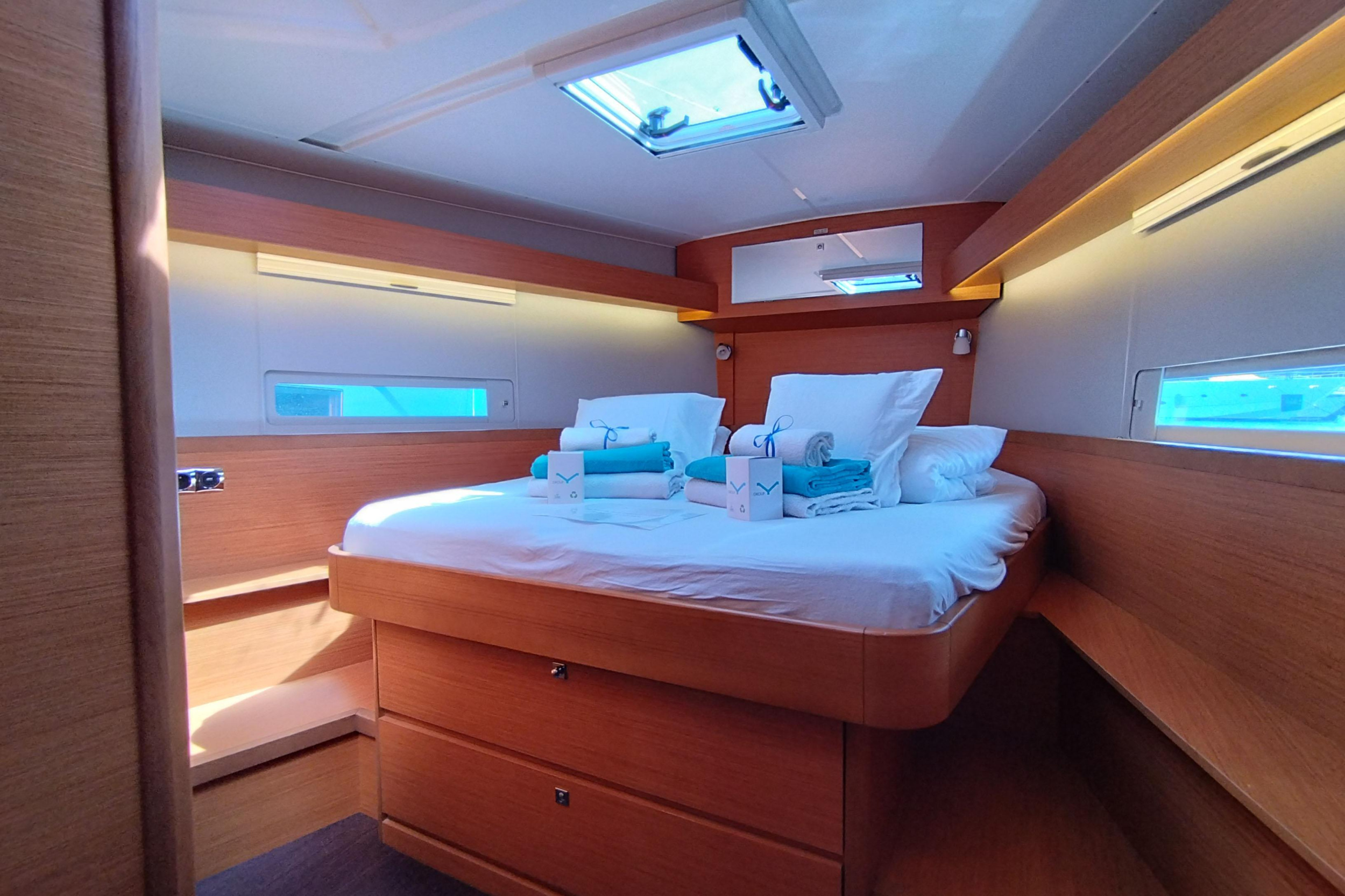 Dufour 430 - 3 cab. — photo 21