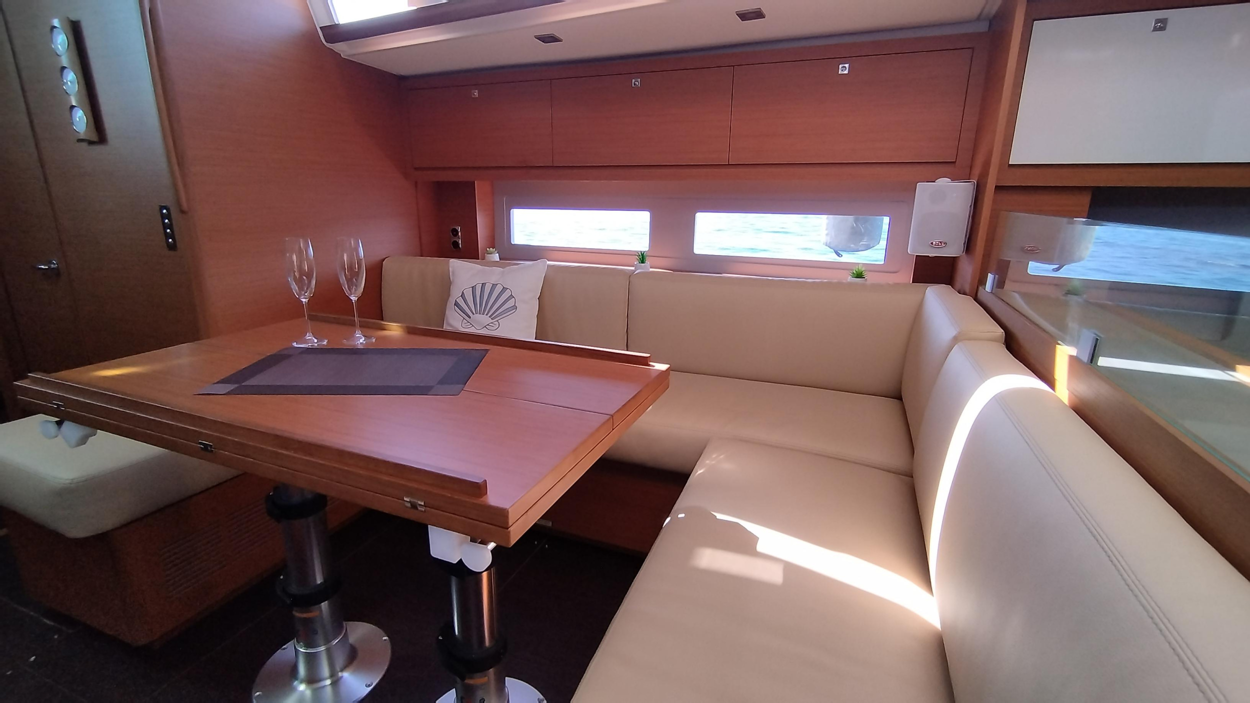 Dufour 530 - 5 + 1 cab. — photo 14