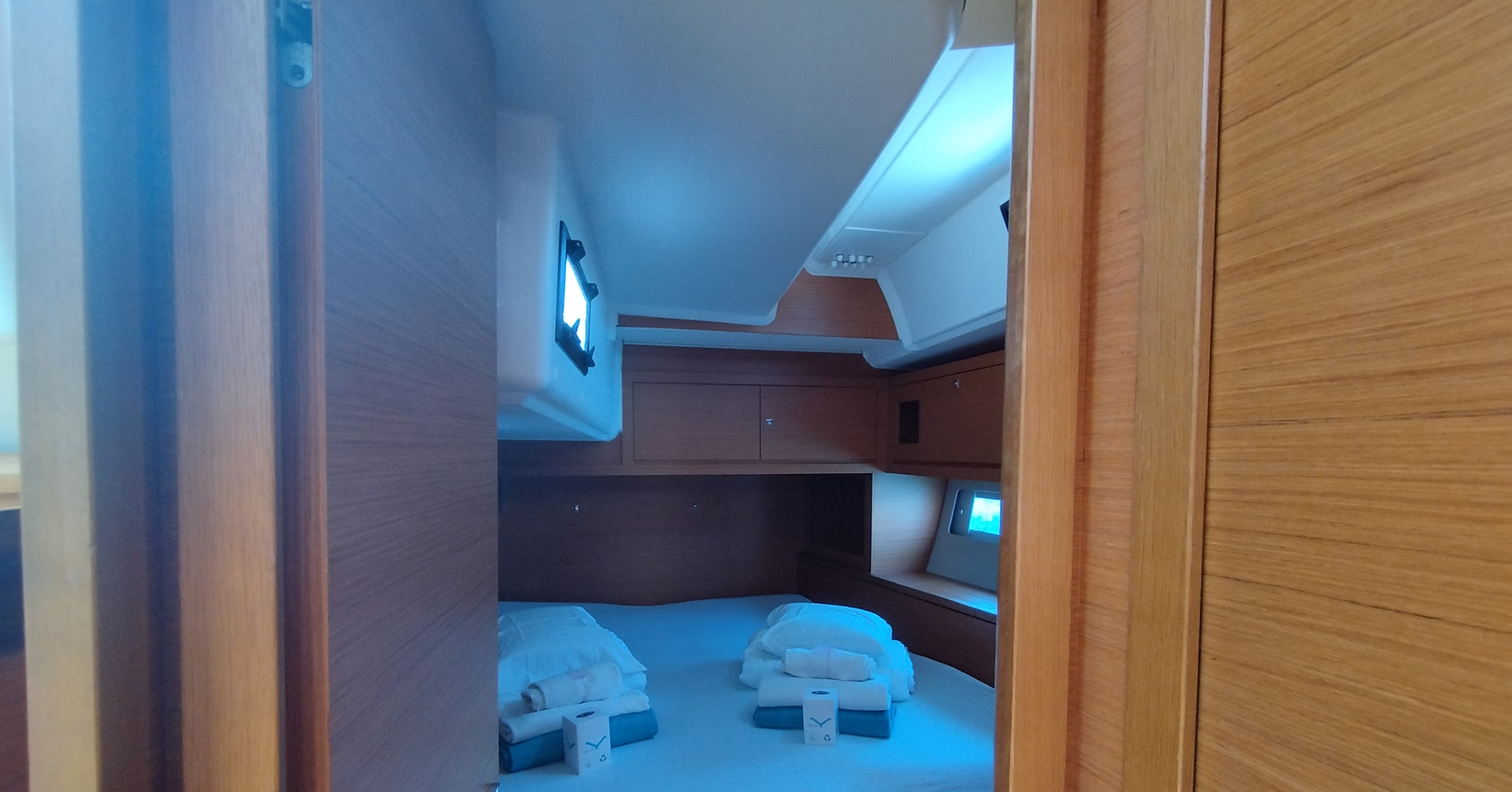 Dufour 530 - 5 + 1 cab. — photo 24