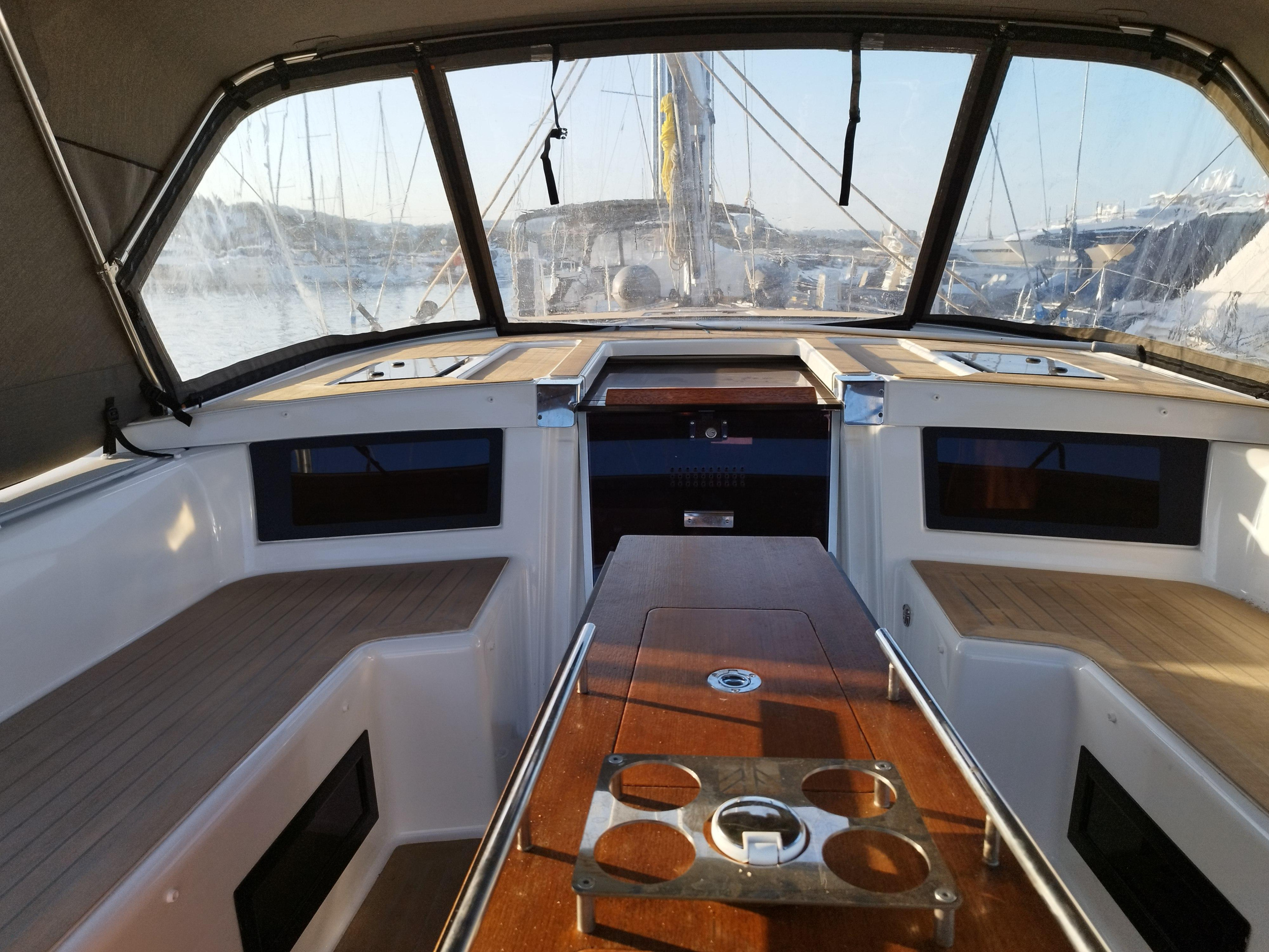 Dufour 530 - 4 + 1 cab. — photo 4
