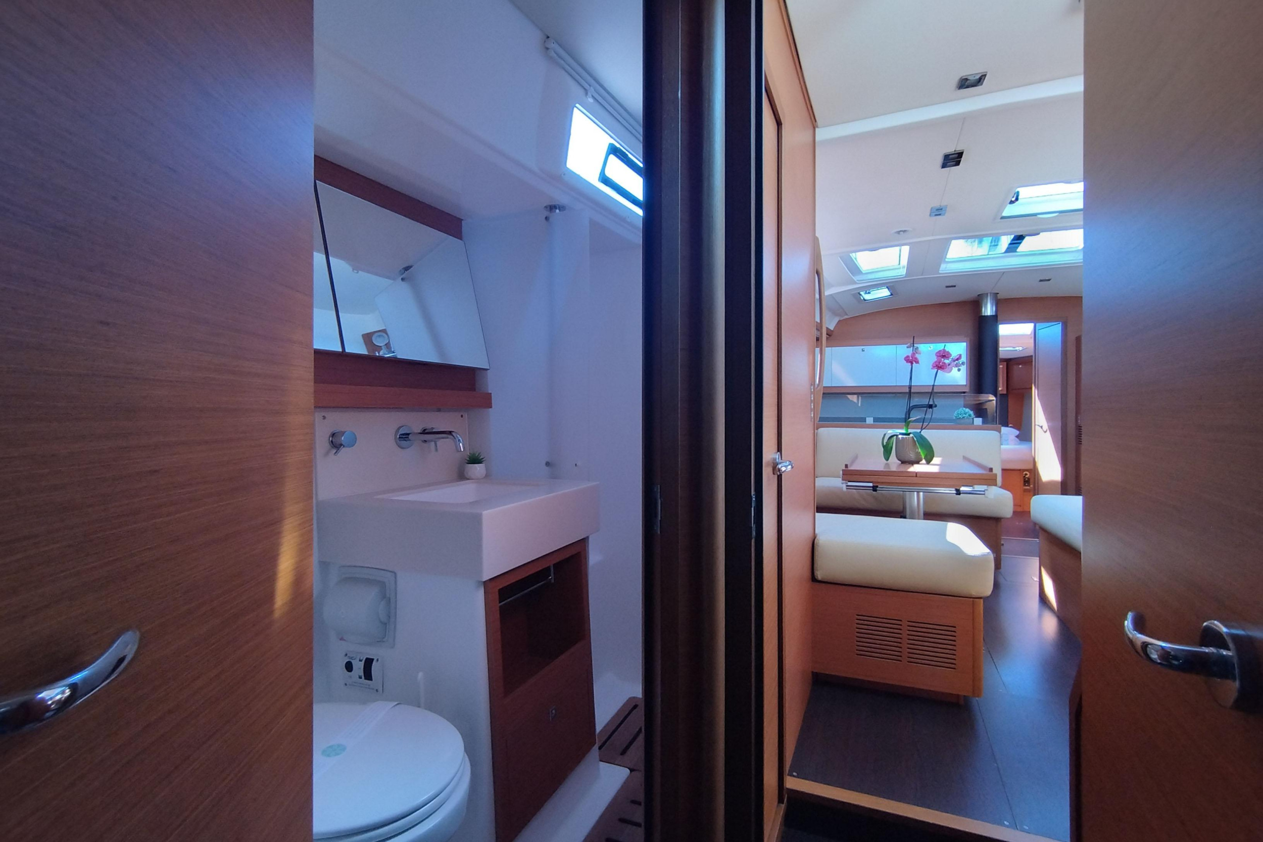 Dufour 530 - 4 + 1 cab. — photo 10