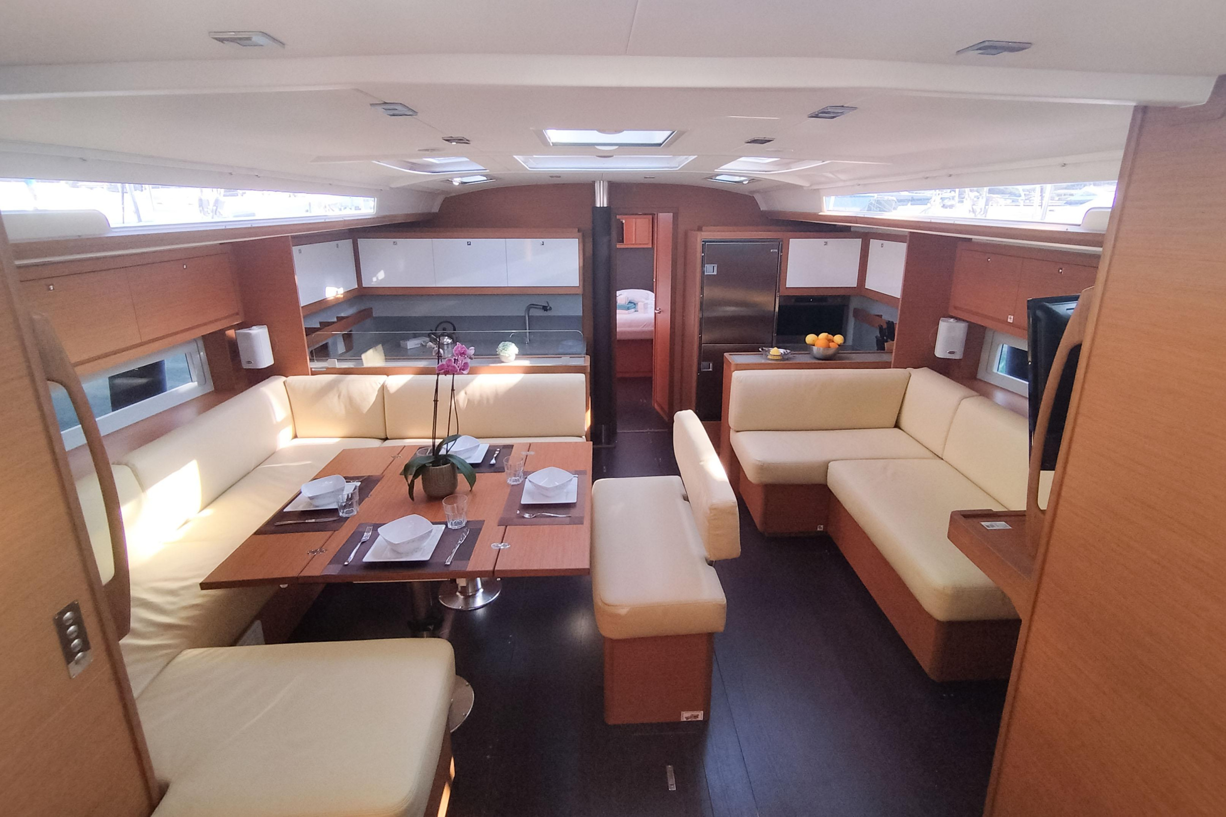Dufour 530 - 4 + 1 cab. — photo 12