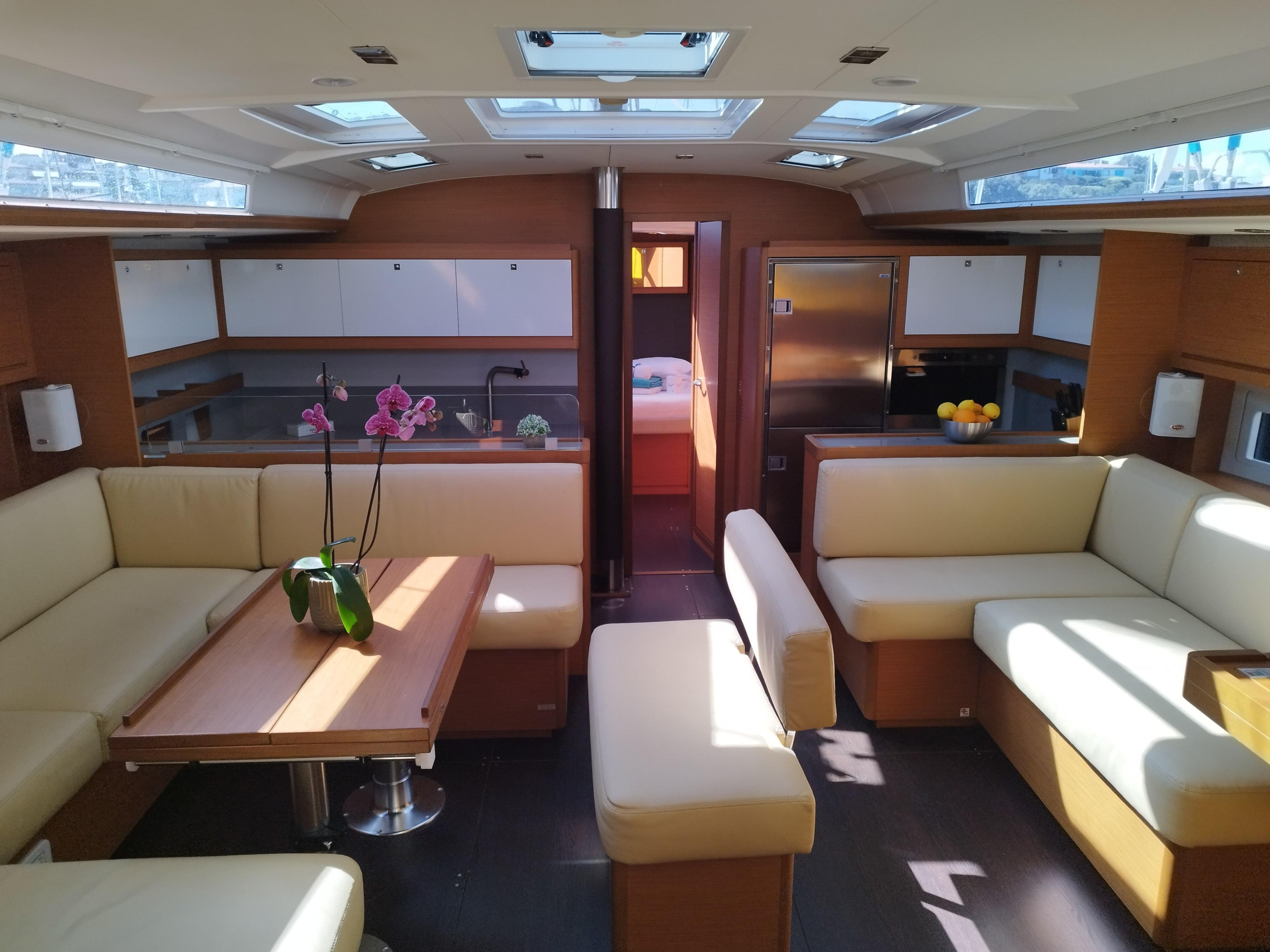 Dufour 530 - 4 + 1 cab. — photo 13