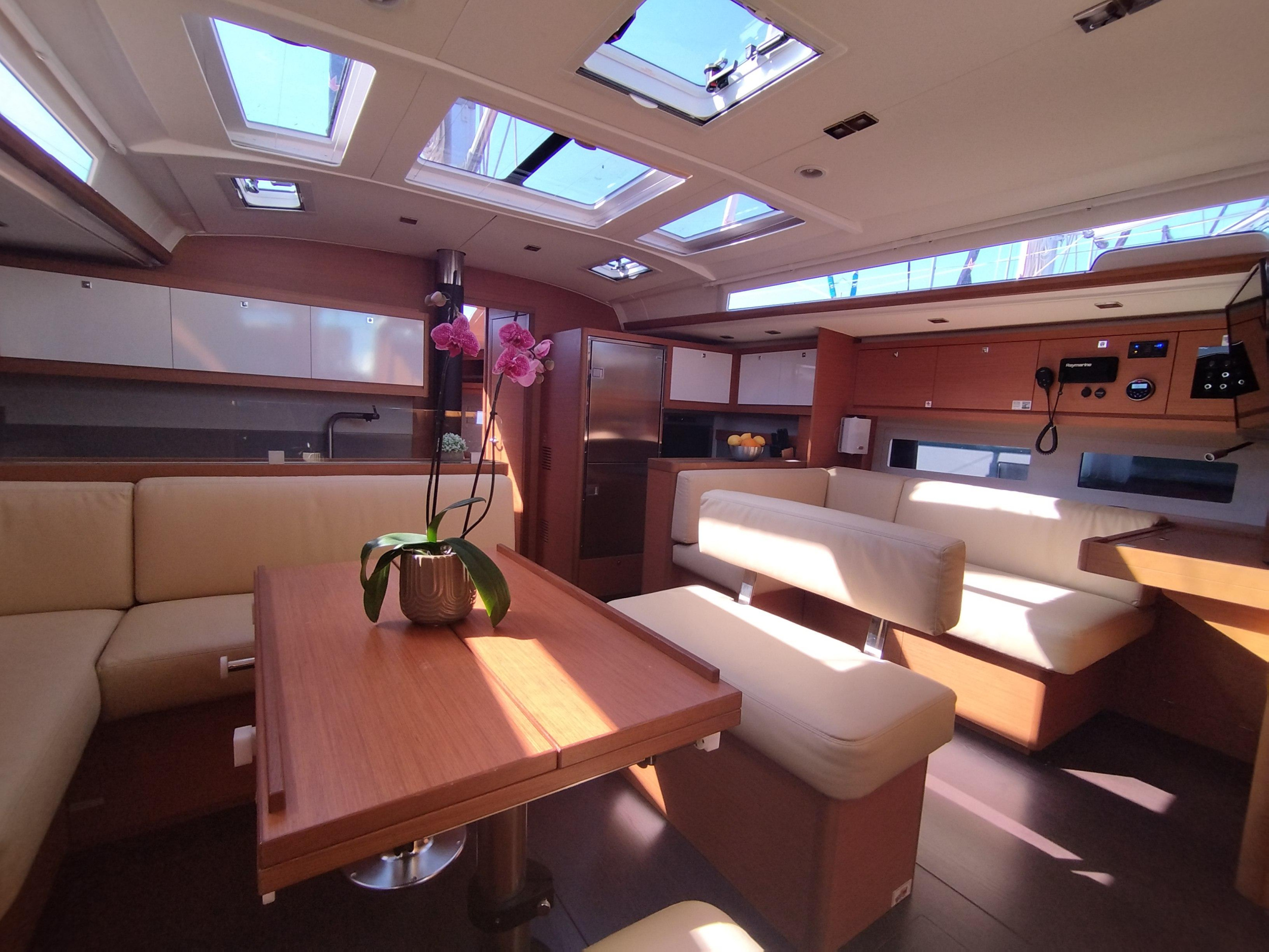 Dufour 530 - 4 + 1 cab. — photo 14