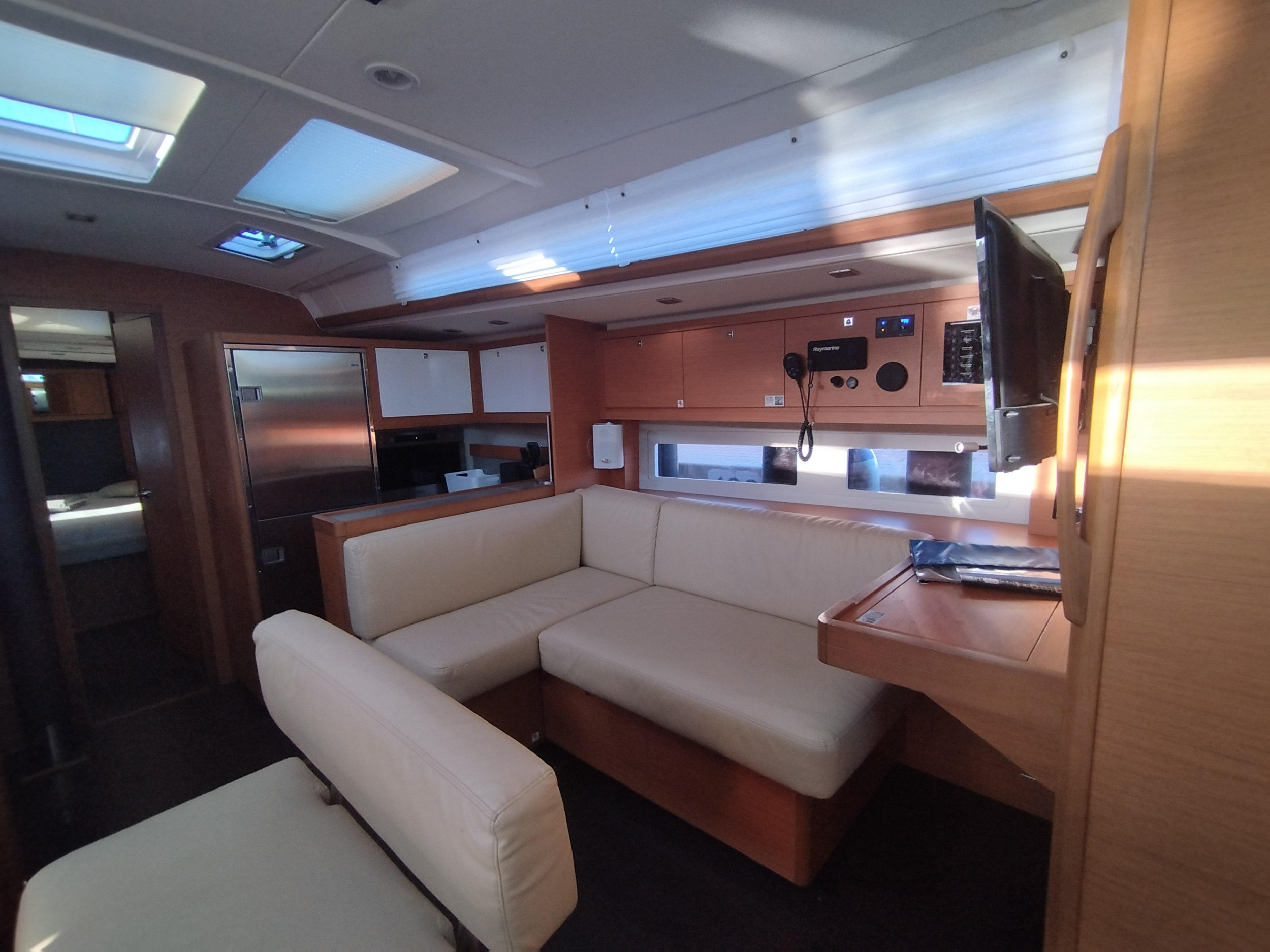 Dufour 530 - 4 + 1 cab. — photo 15