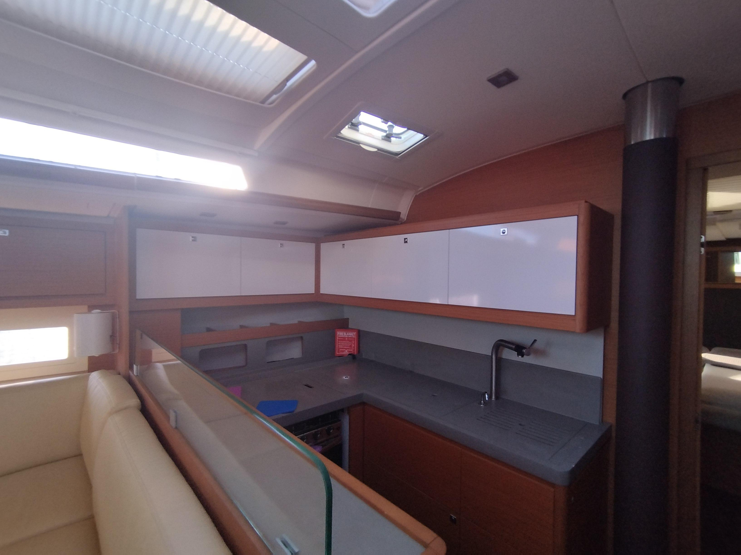 Dufour 530 - 4 + 1 cab. — photo 17