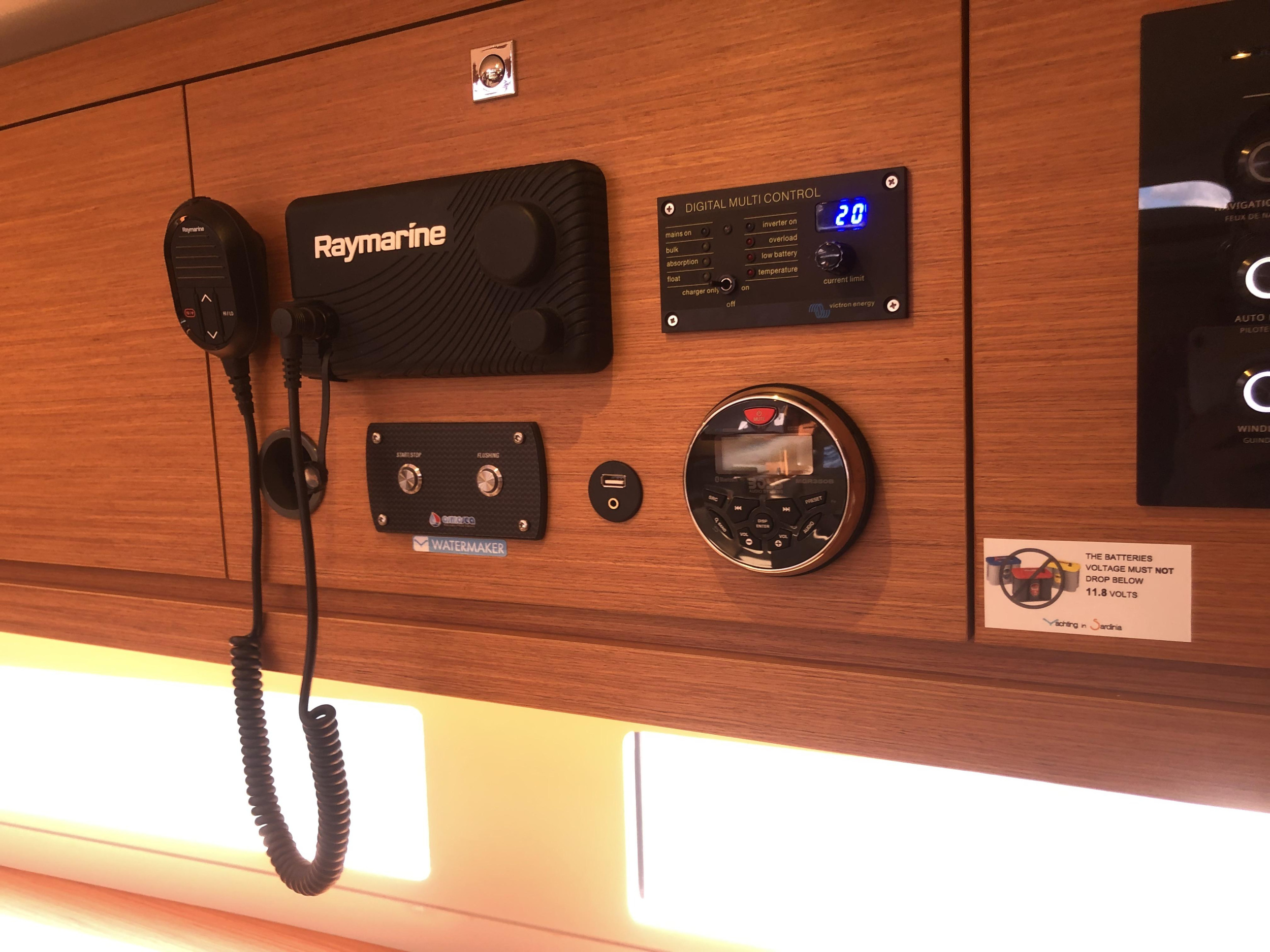 Dufour 530 - 4 + 1 cab. — photo 17