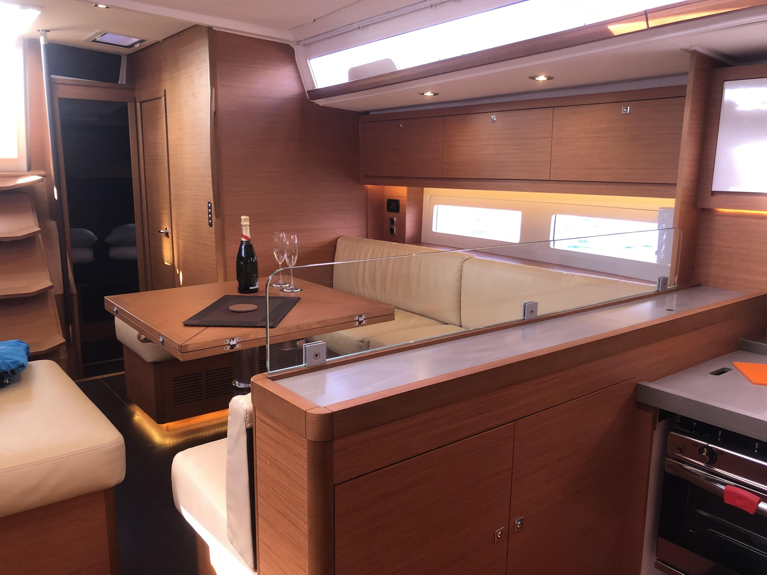 Dufour 530 - 4 + 1 cab. — photo 19