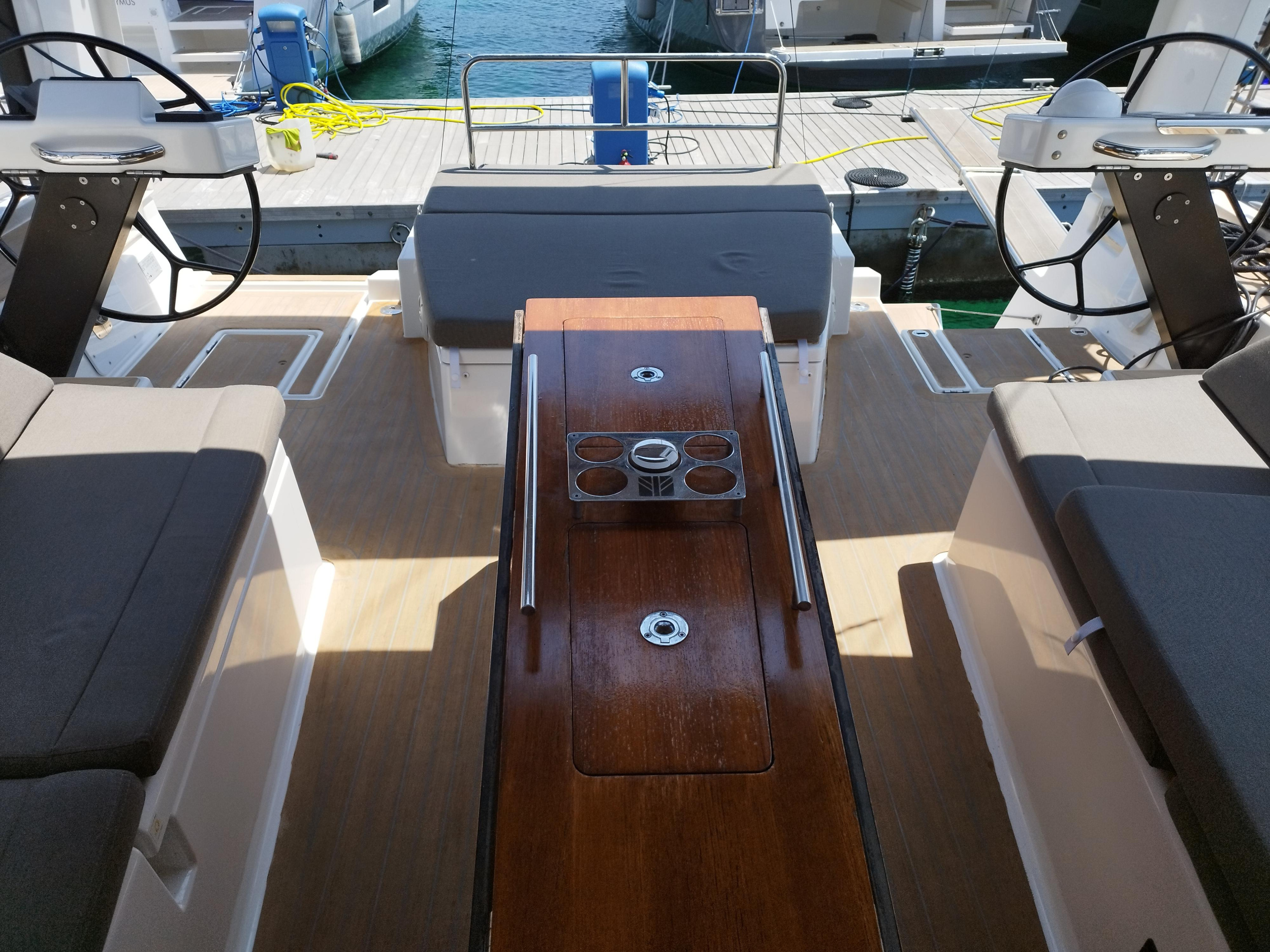 Dufour 470 - 3 cab. — photo 8