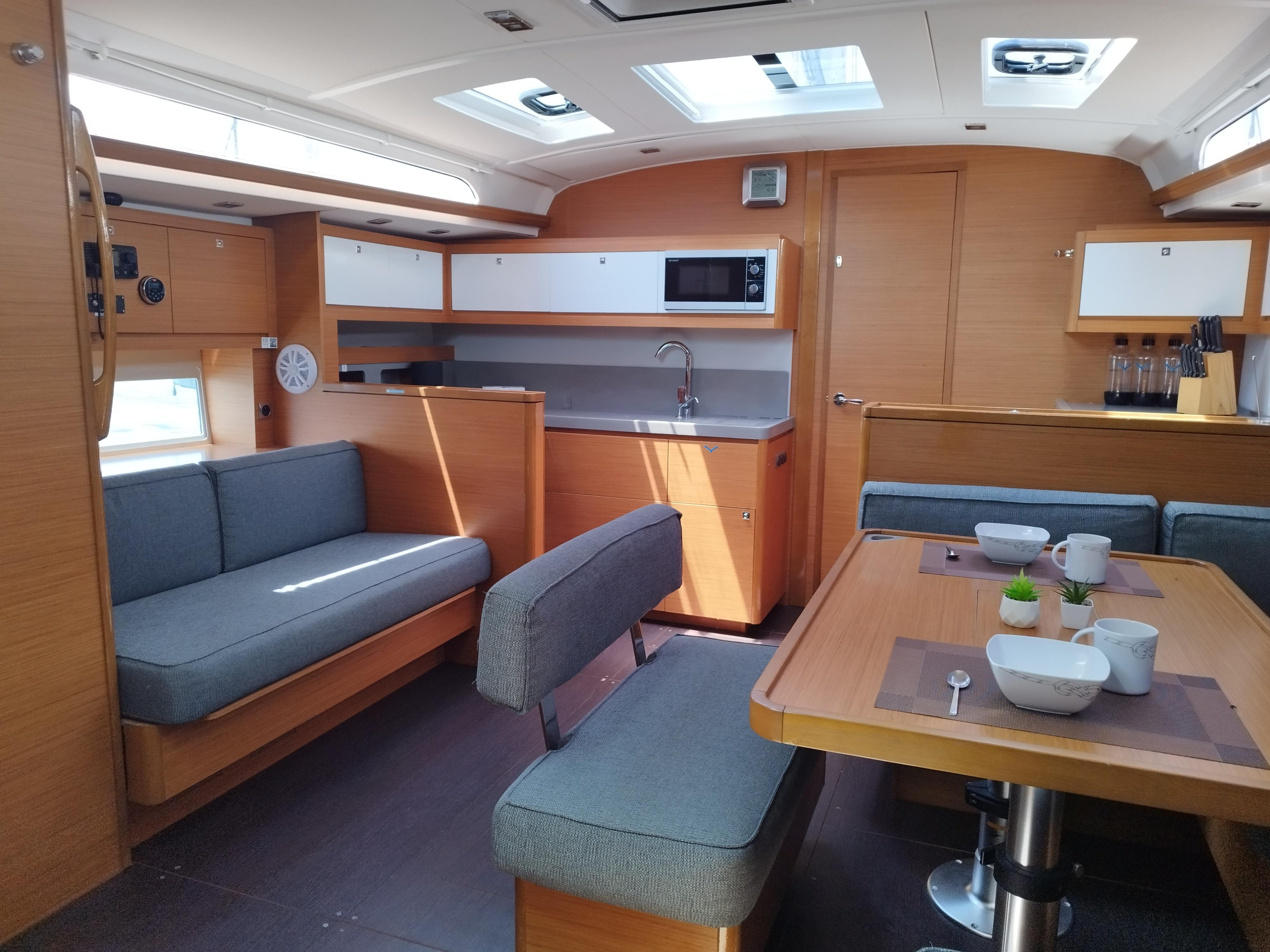 Dufour 470 - 3 cab. — photo 13