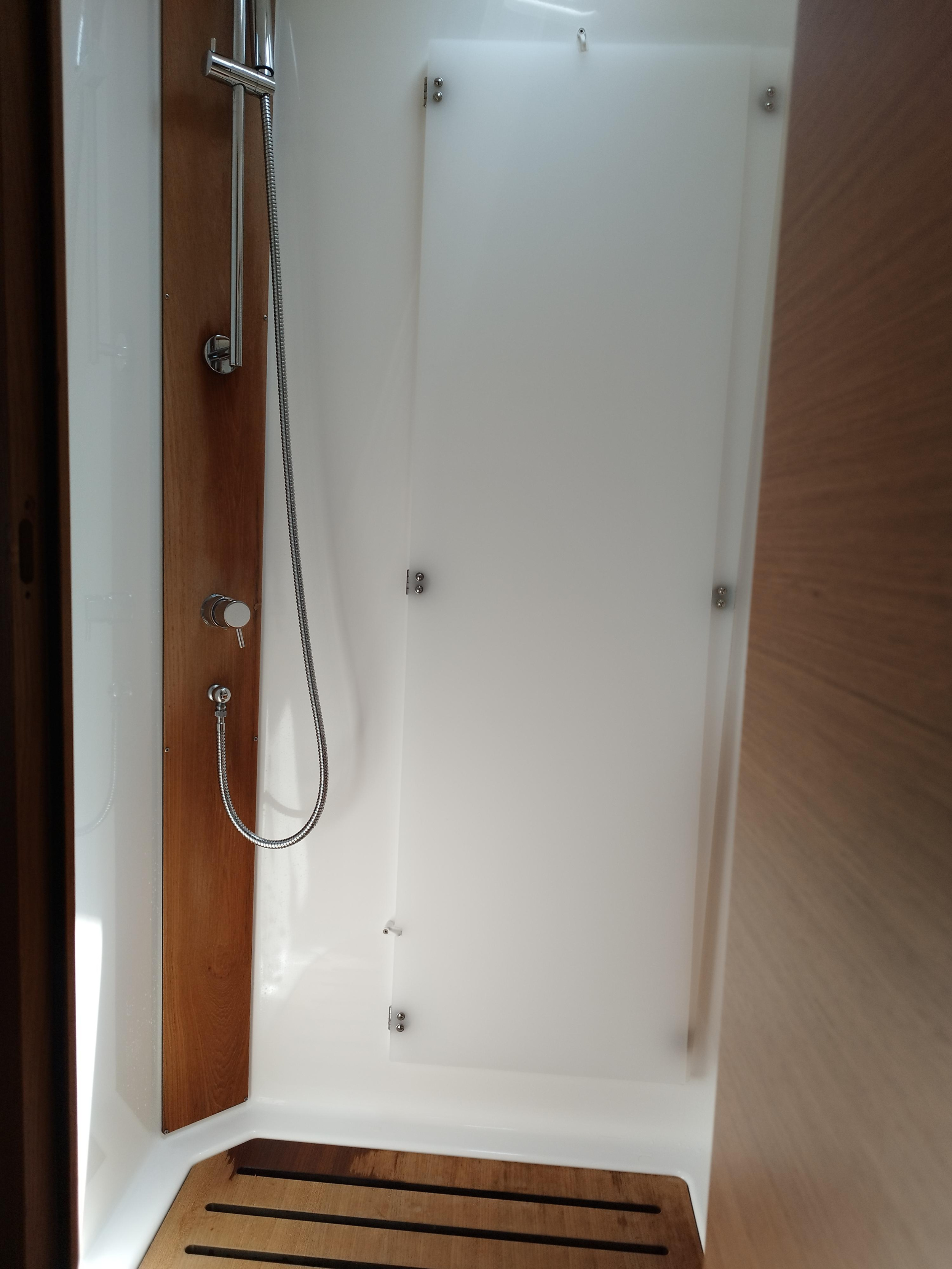 Dufour 470 - 3 cab. — photo 24