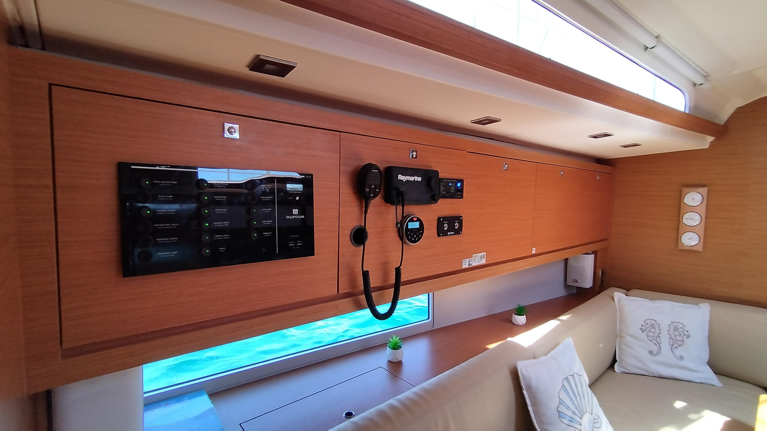 Dufour 470 - 5 + 1 cab. — photo 10