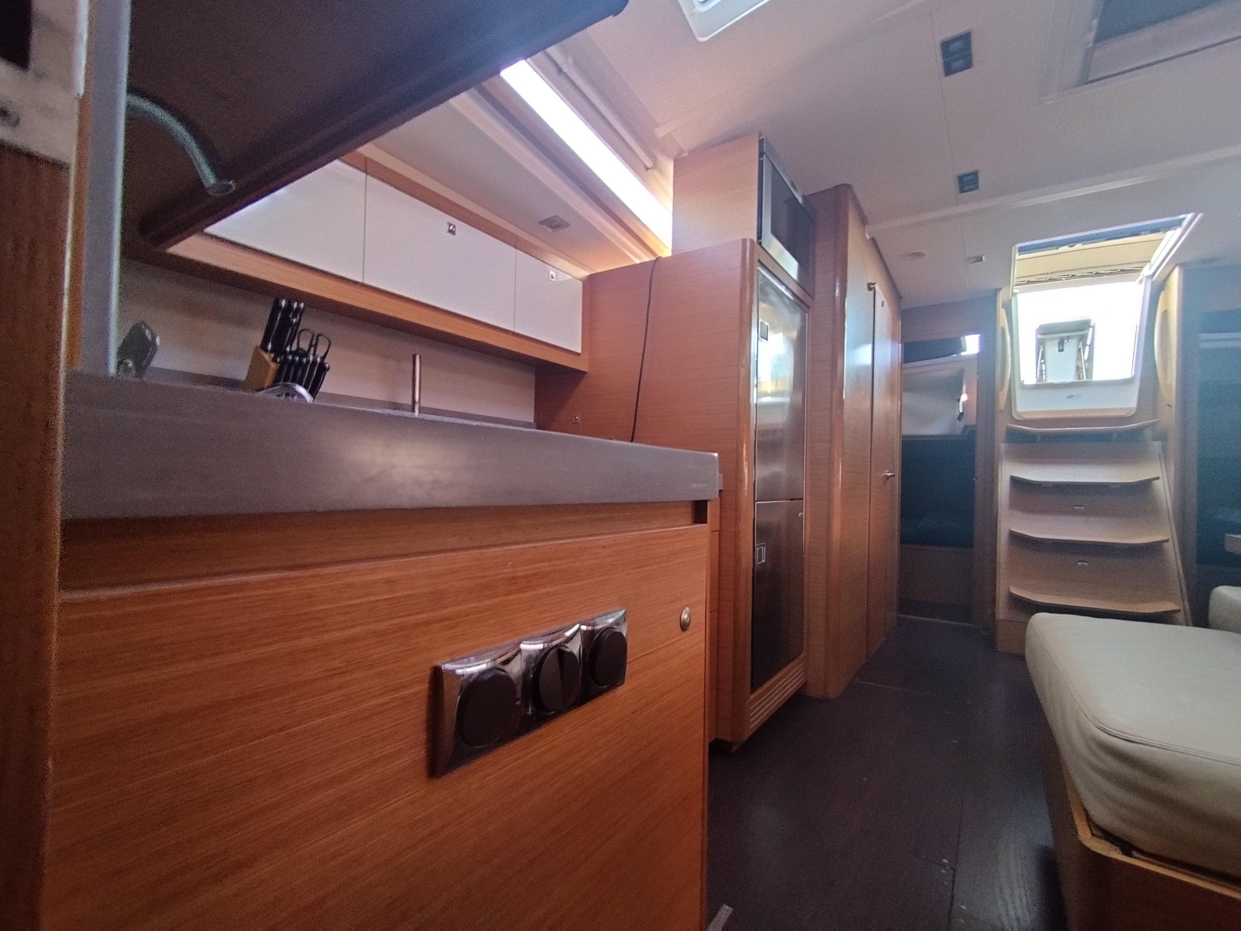 Dufour 470 - 5 + 1 cab. — photo 11