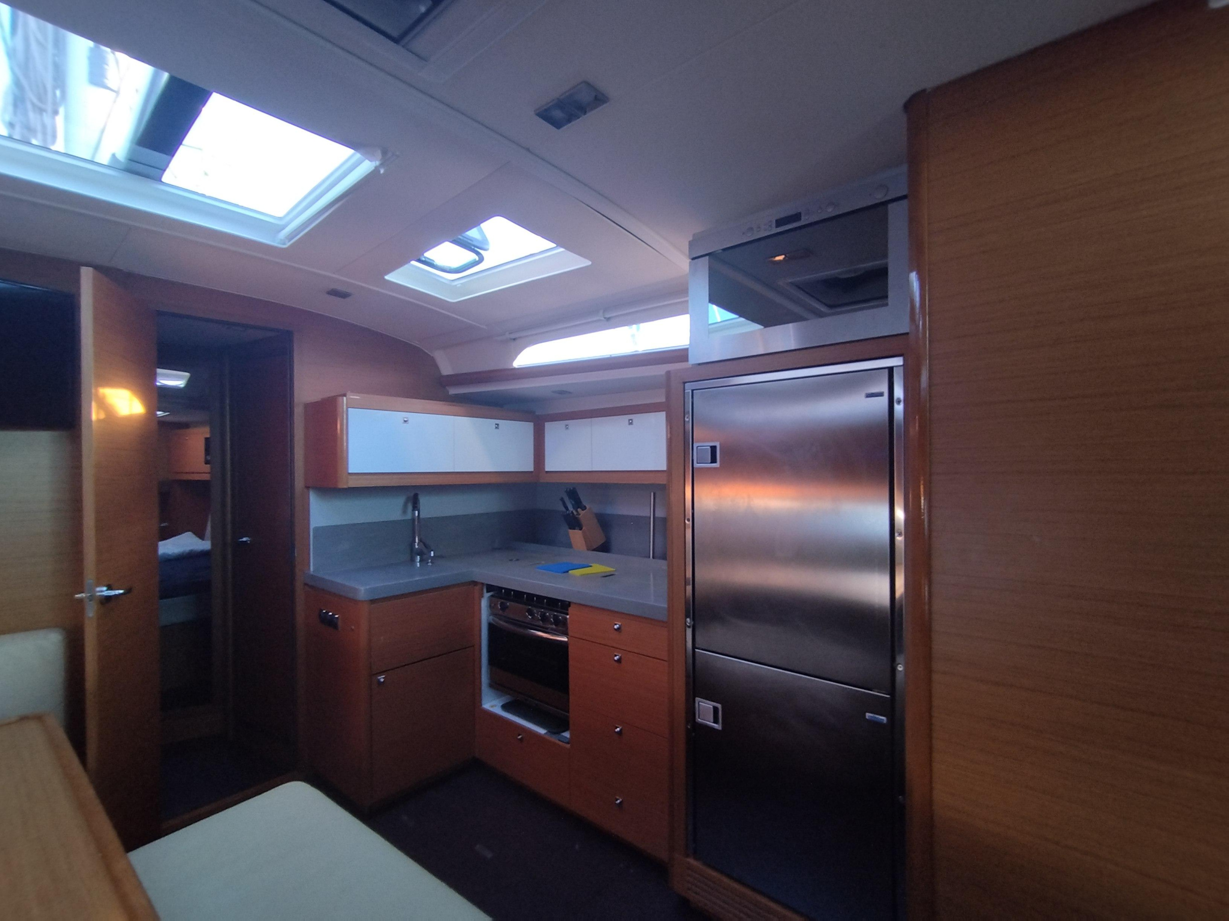 Dufour 470 - 5 + 1 cab. — photo 13