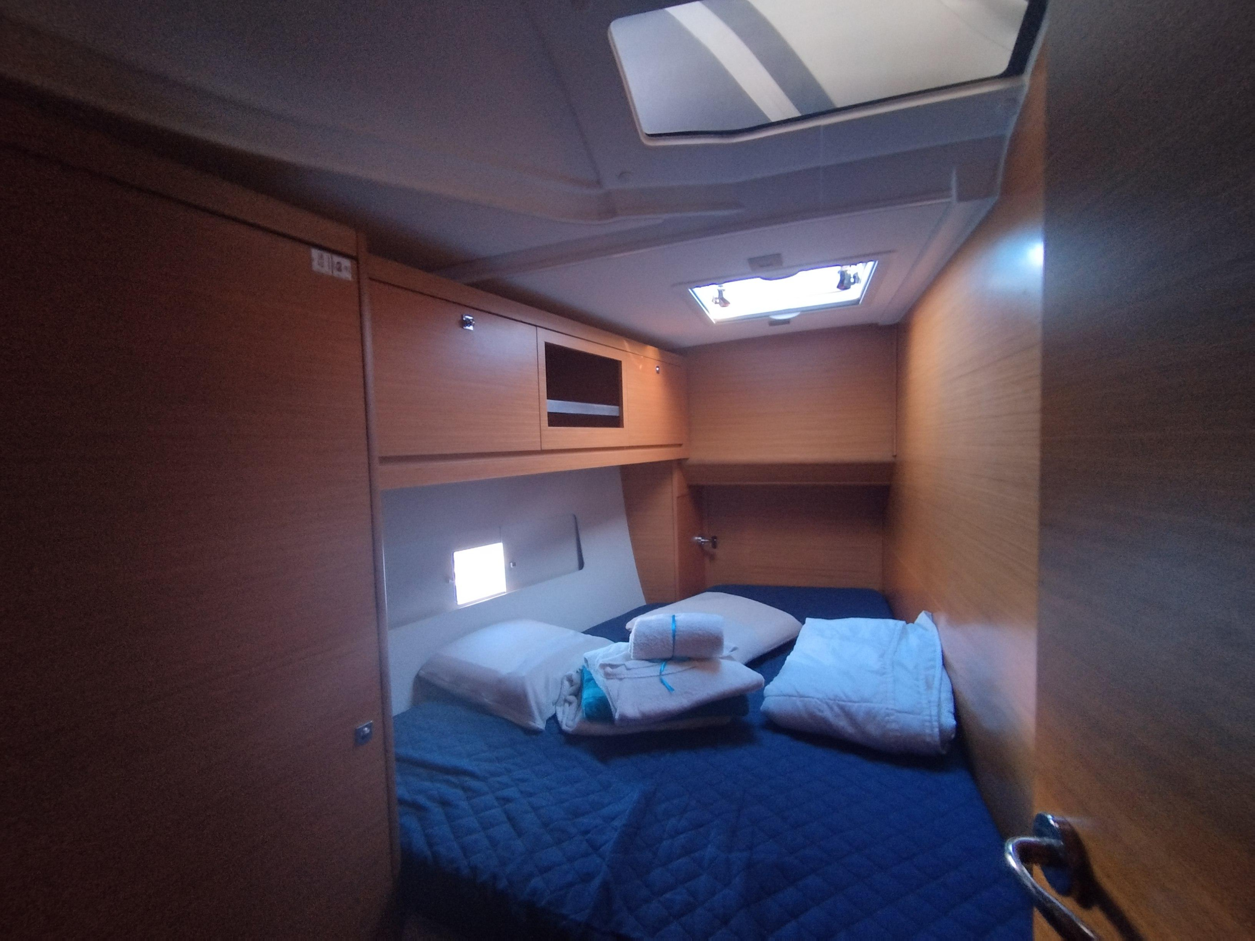 Dufour 470 - 5 + 1 cab. — photo 17