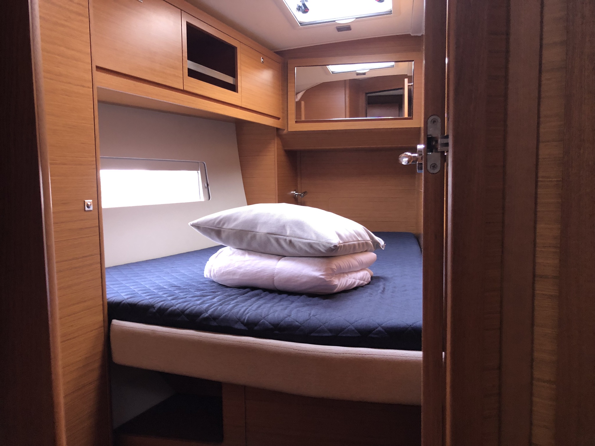 Dufour 470 - 5 + 1 cab. — photo 14