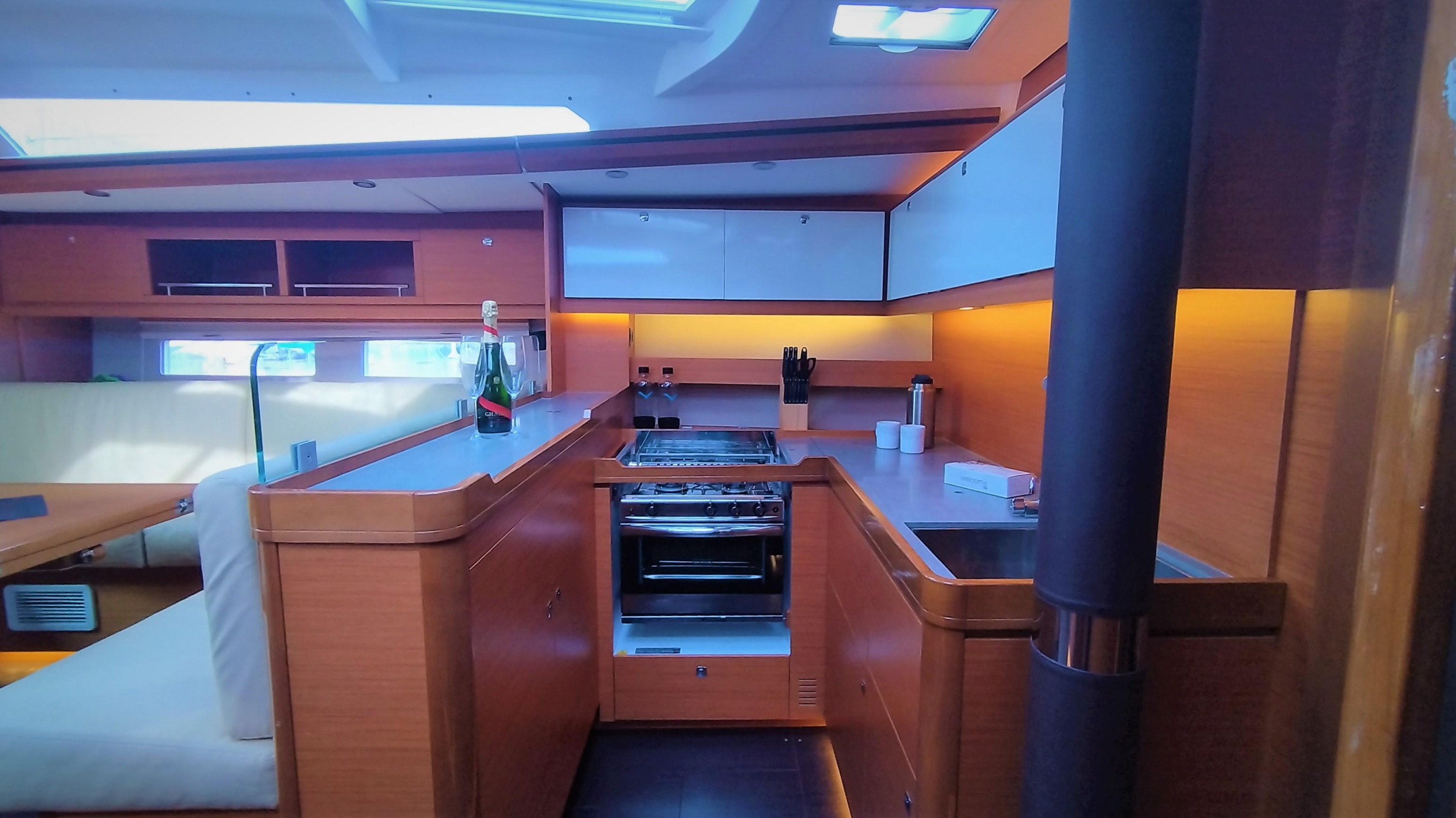 Dufour 56 Exclusive - 4 + 1 cab. — photo 16