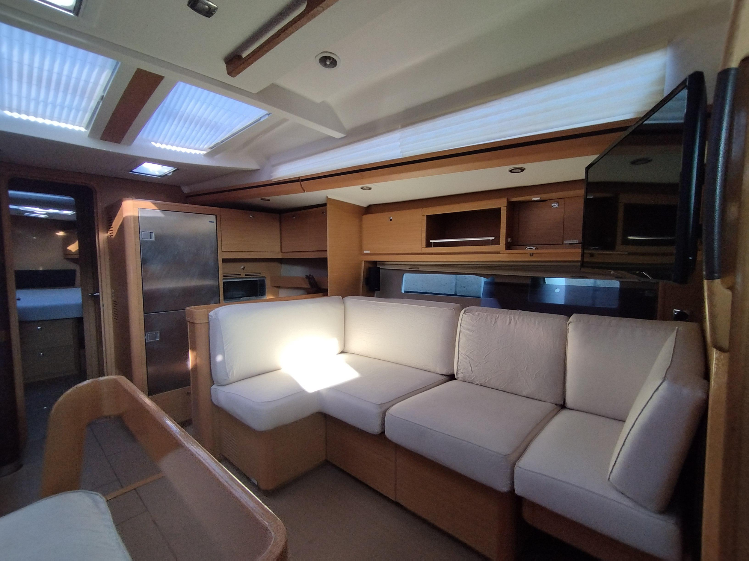 Dufour 56 Exclusive - 5 + 1 cab. — photo 14