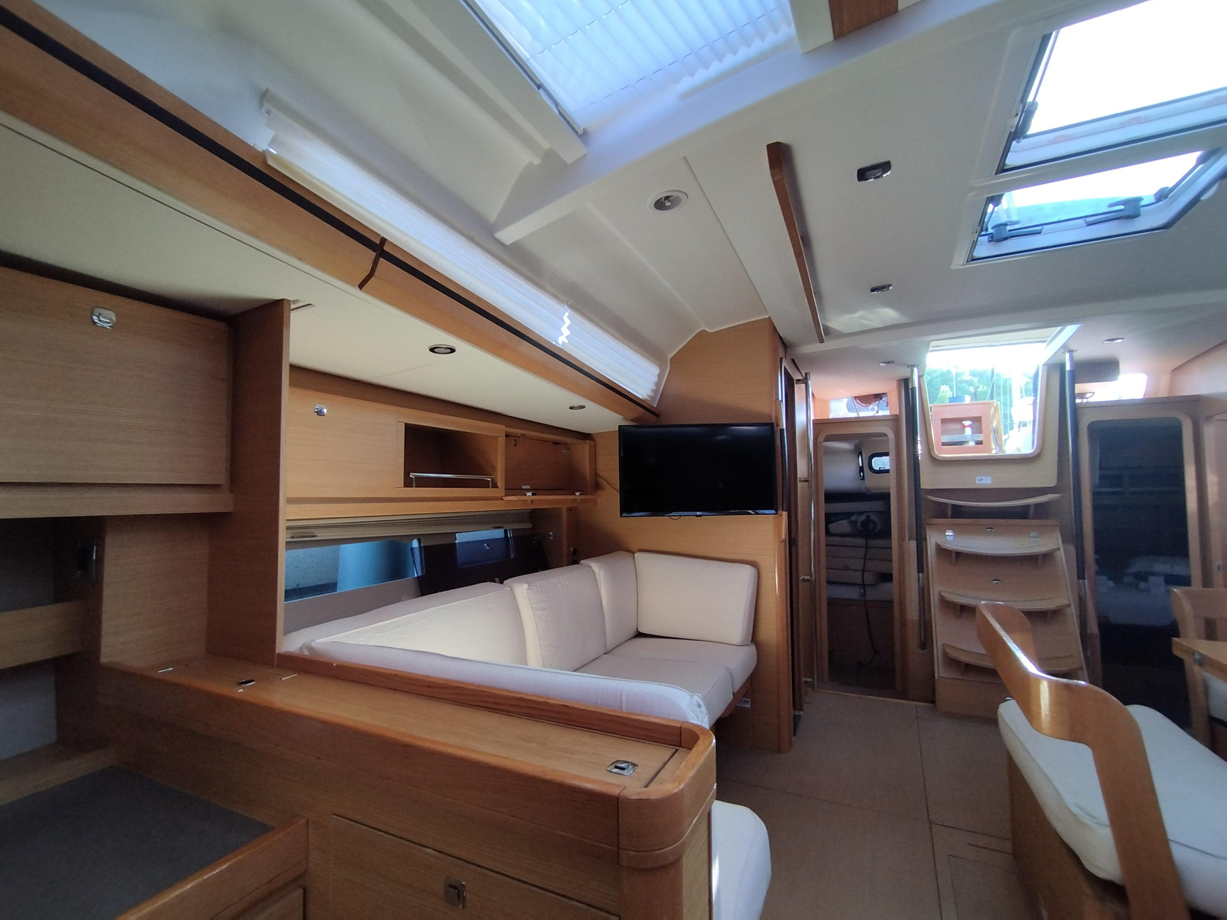Dufour 56 Exclusive - 5 + 1 cab. — photo 15