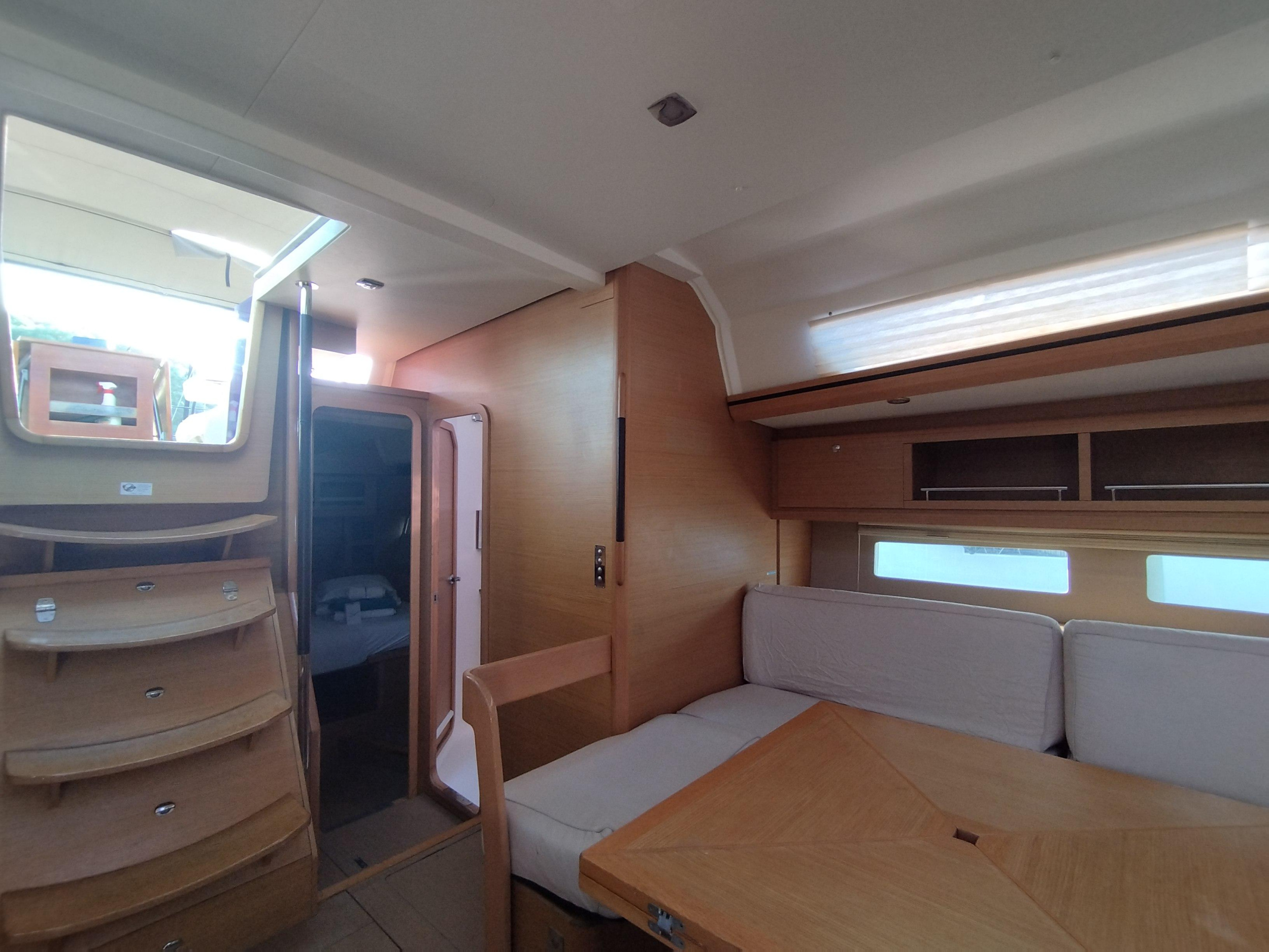 Dufour 56 Exclusive - 5 + 1 cab. — photo 17