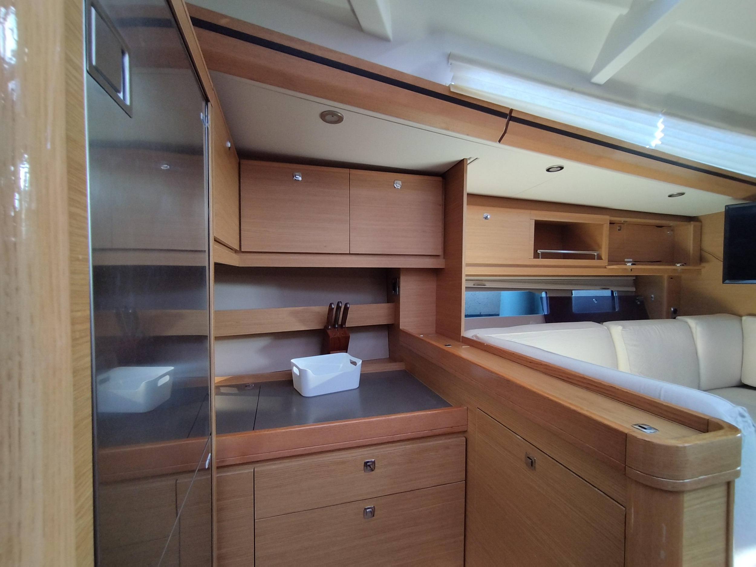 Dufour 56 Exclusive - 5 + 1 cab. — photo 19