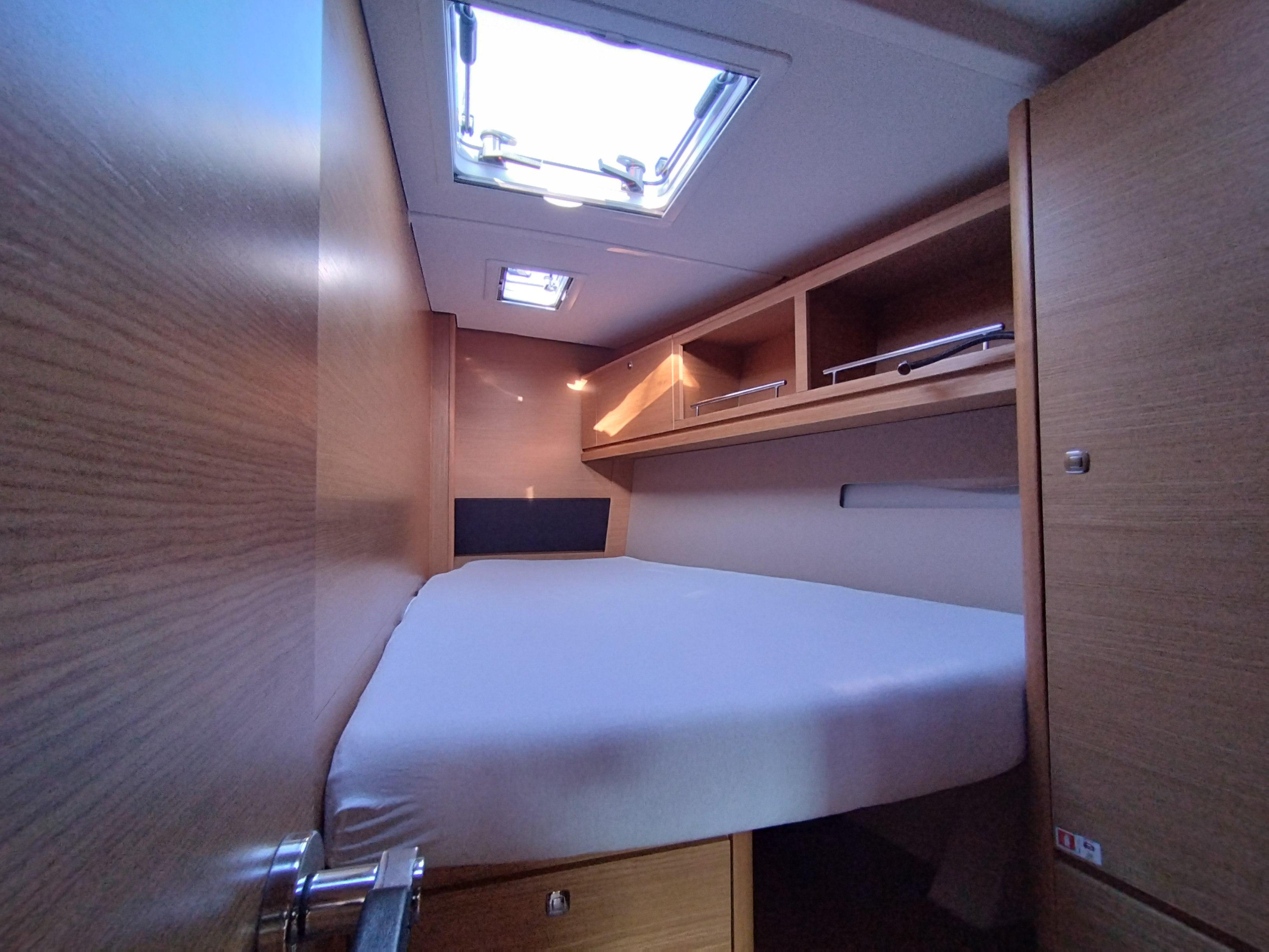 Dufour 56 Exclusive - 5 + 1 cab. — photo 24
