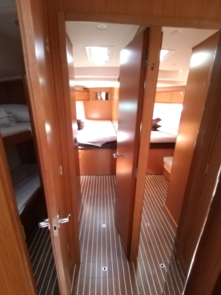 Bavaria 51 Cruiser — photo 33