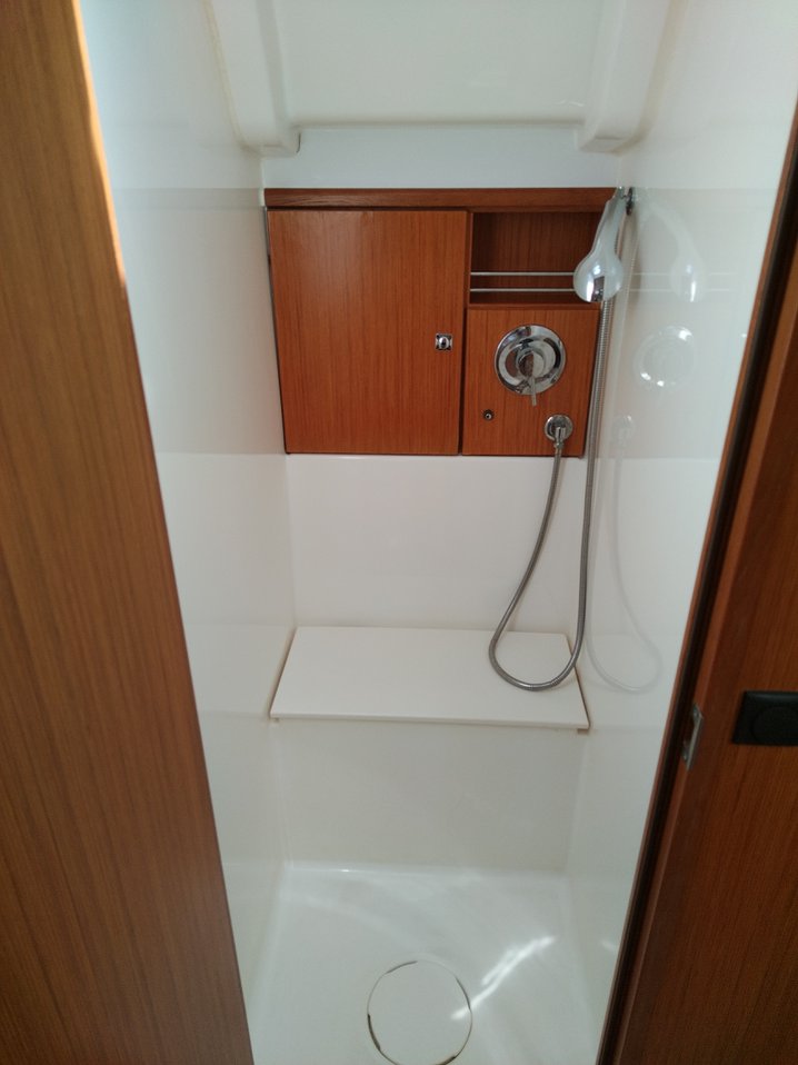 Bavaria 51 Cruiser — photo 36