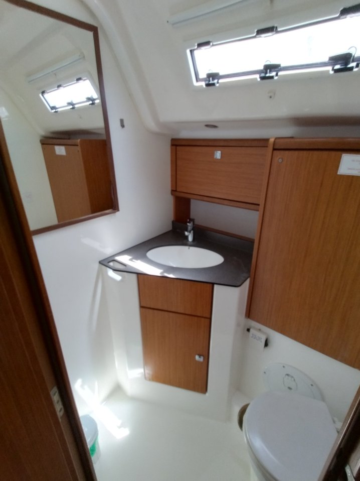 Bavaria 51 Cruiser — photo 38