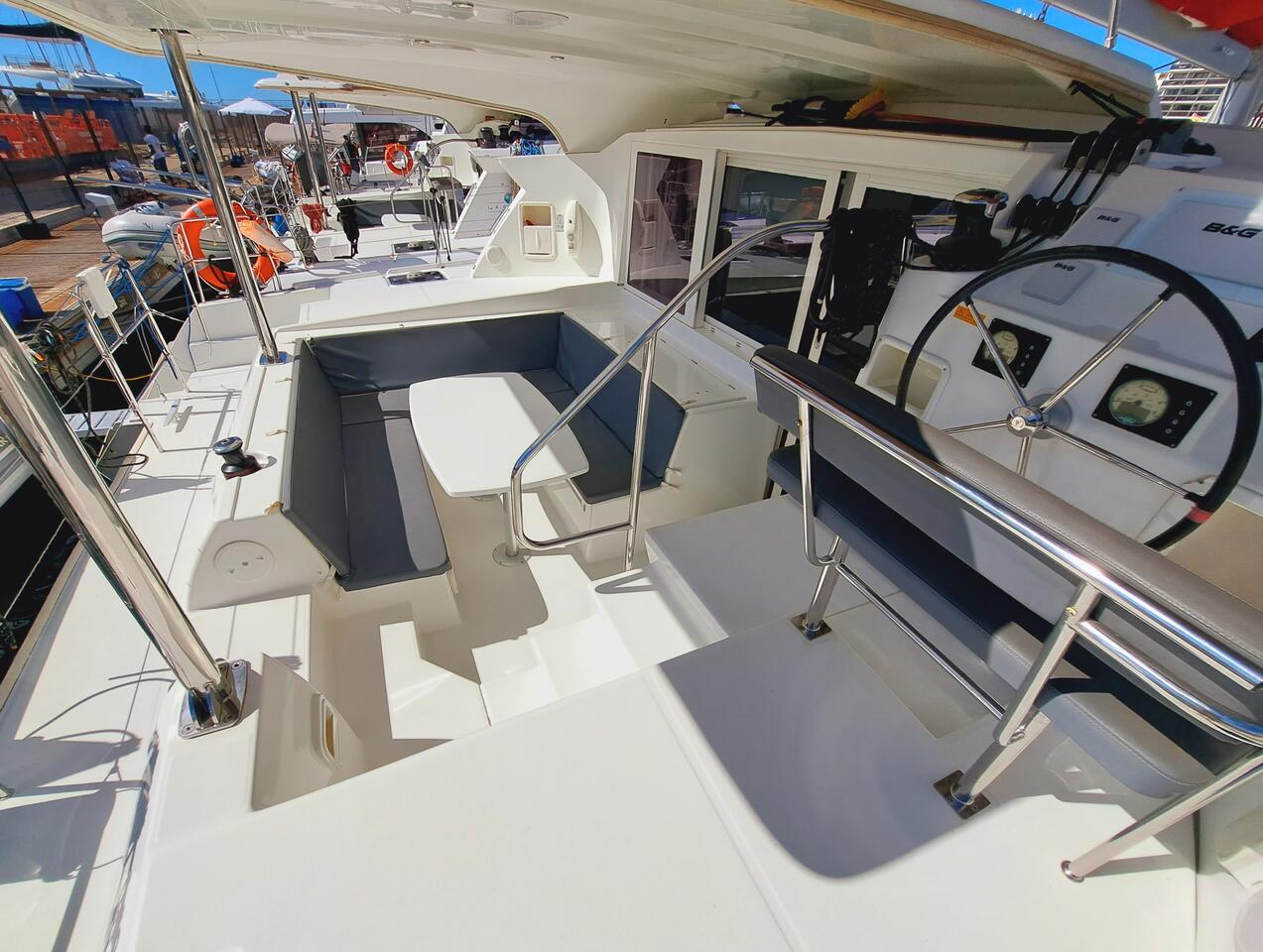 Lagoon 421 - 4 + 2 cab. — photo 6