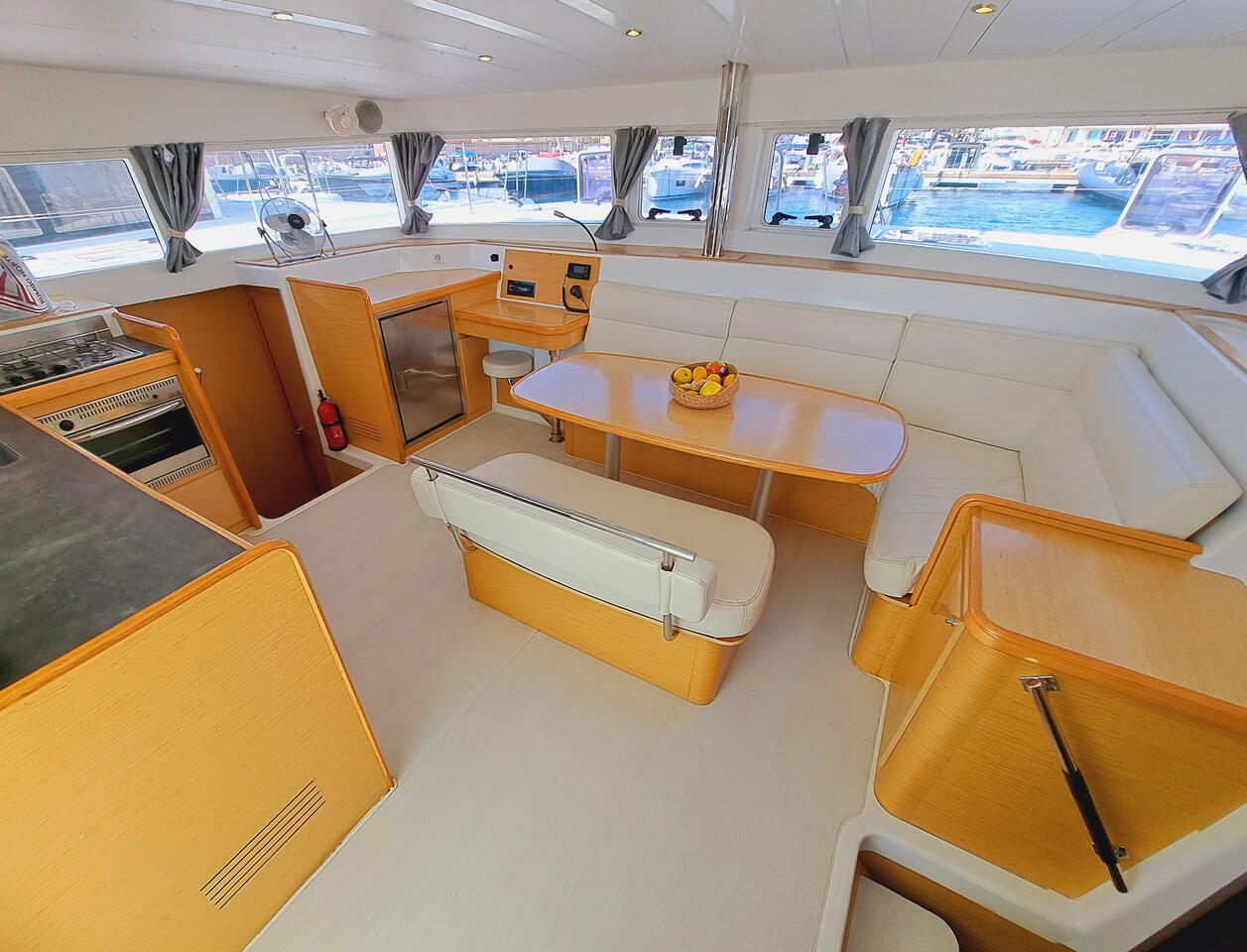 Lagoon 421 - 4 + 2 cab. — photo 10