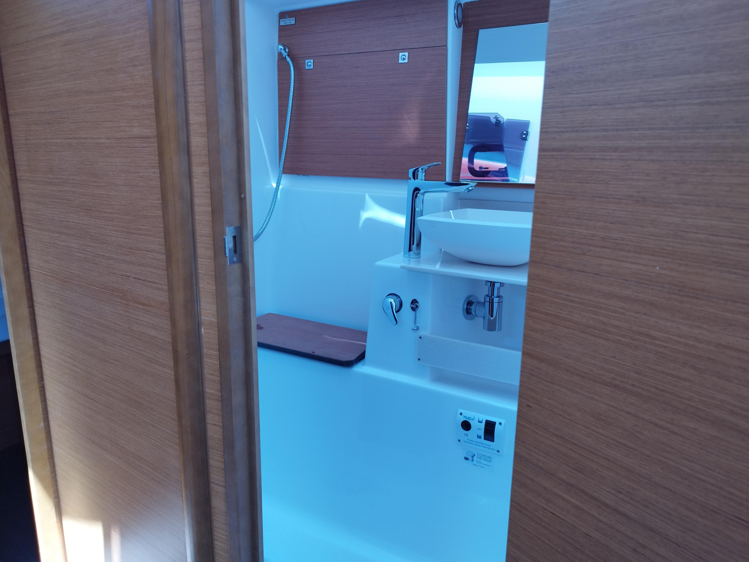 Dufour 430 — photo 14