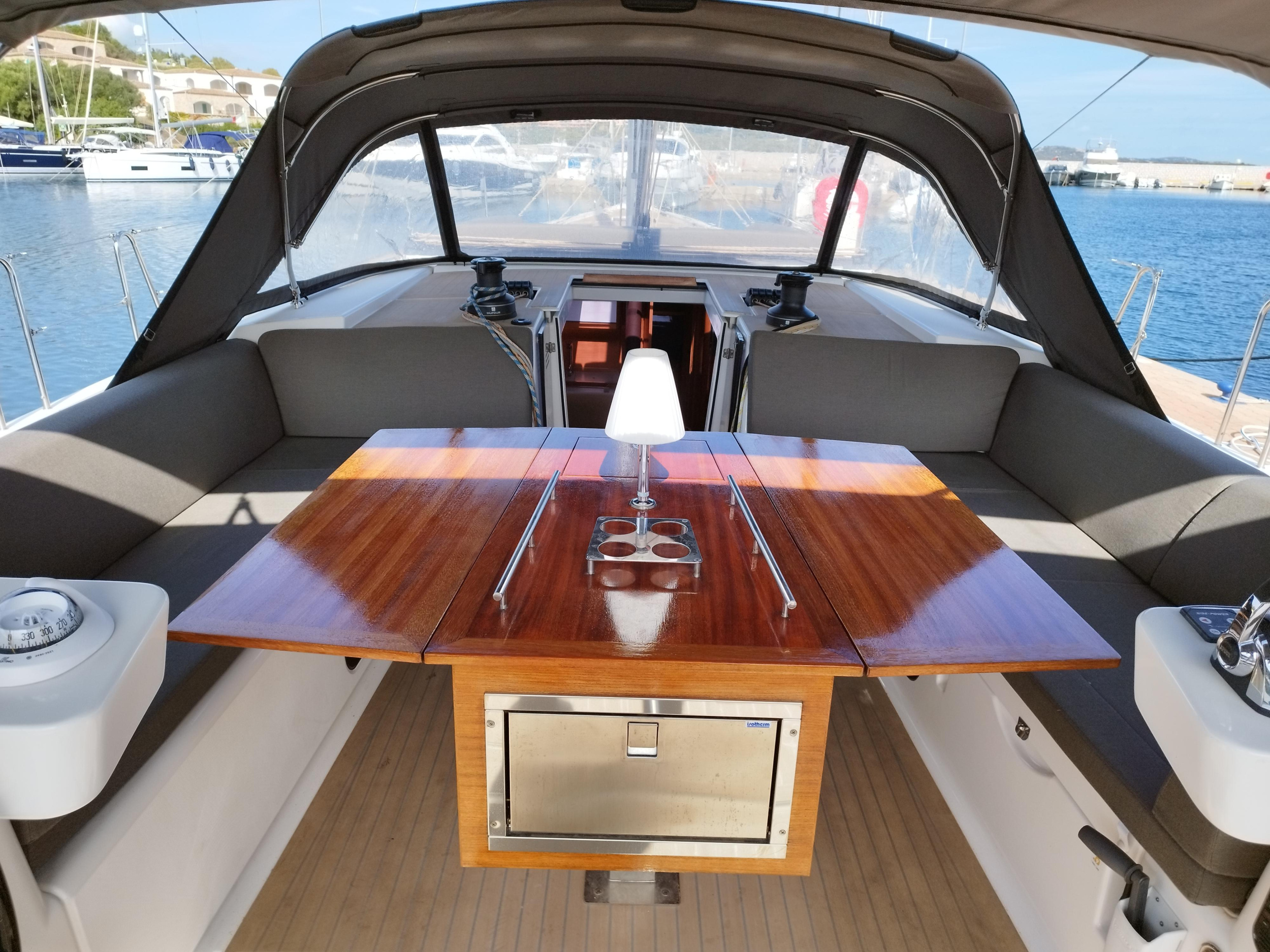 Dufour 56 Exclusive - 5 + 1 cab. — photo 7