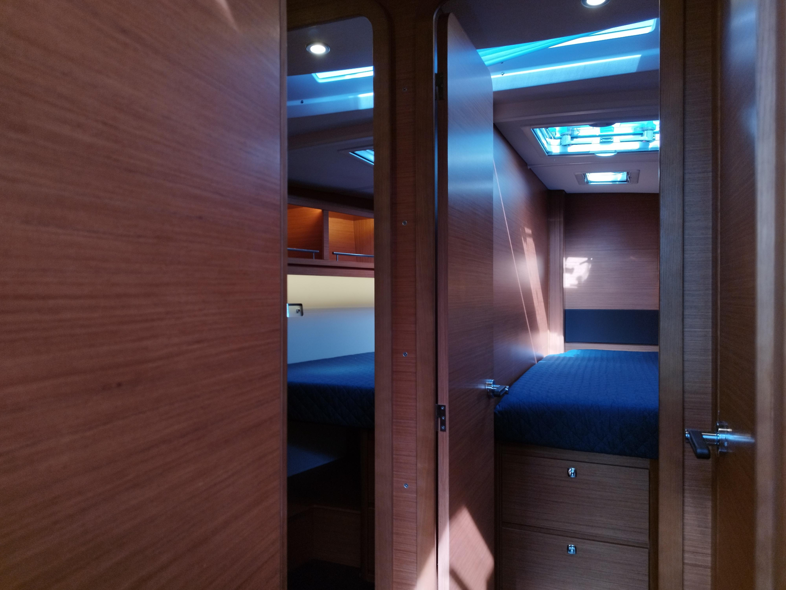 Dufour 56 Exclusive - 5 + 1 cab. — photo 22