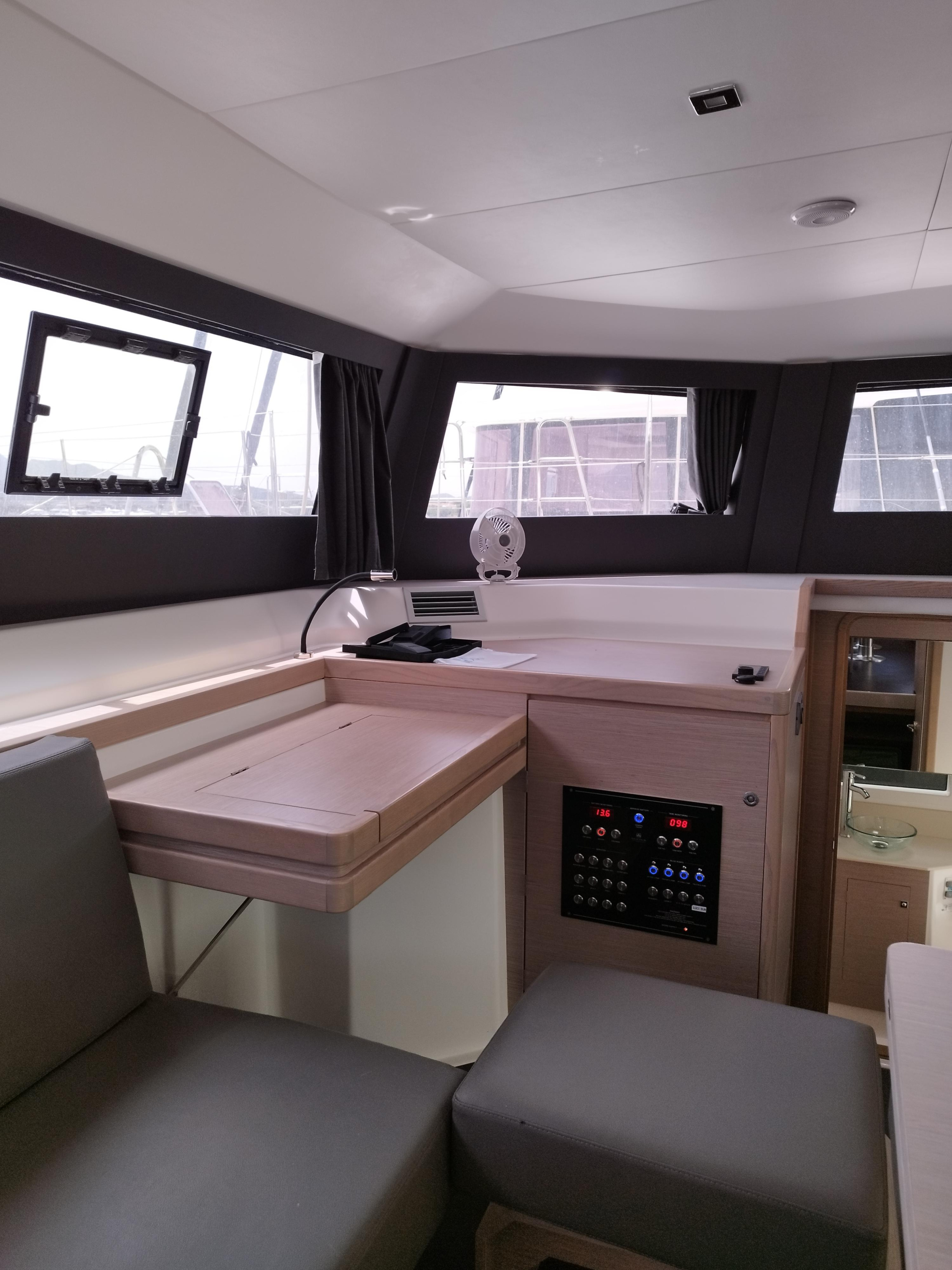 Dufour 48 Catamaran - 5 + 1 cab. — photo 17