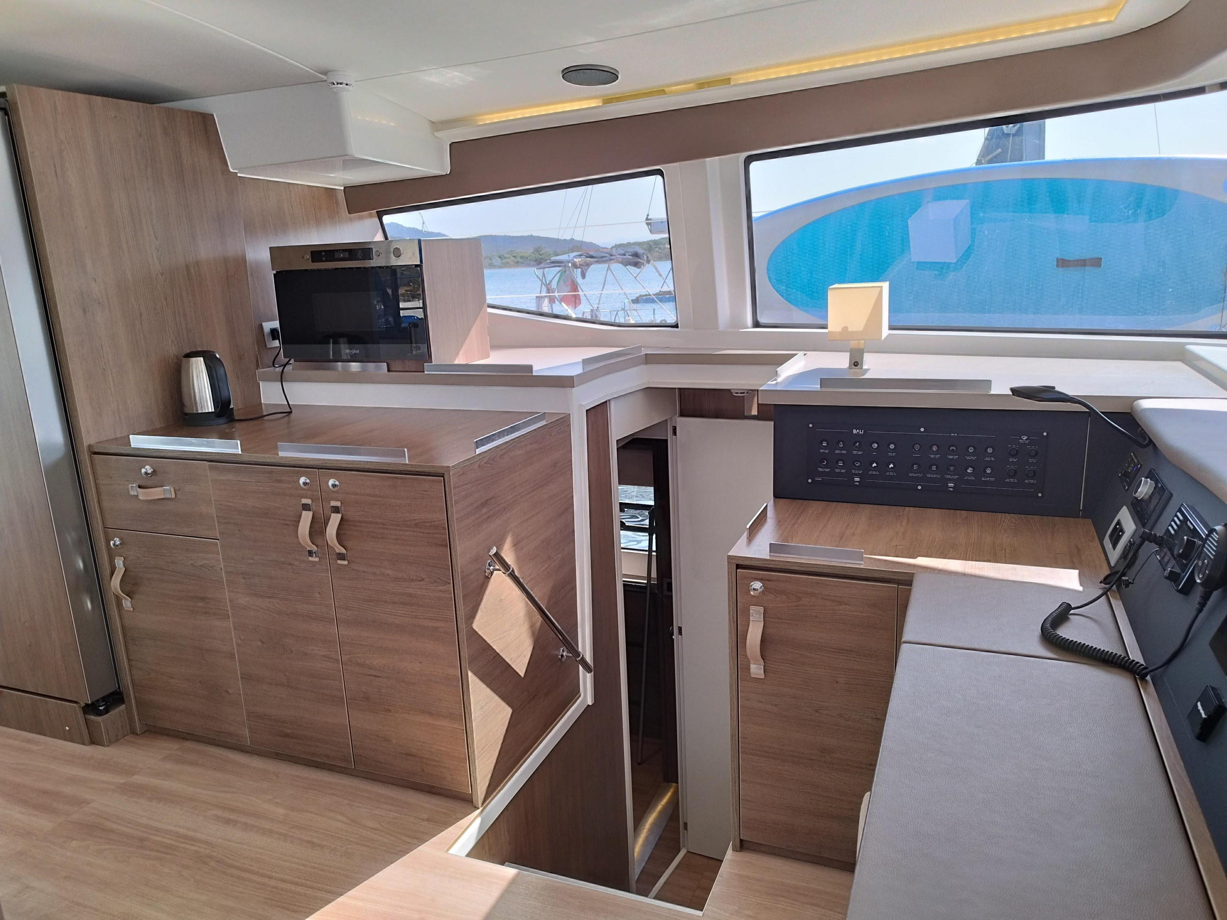 Bali 4.8 - 6 + 1 cab. — photo 21