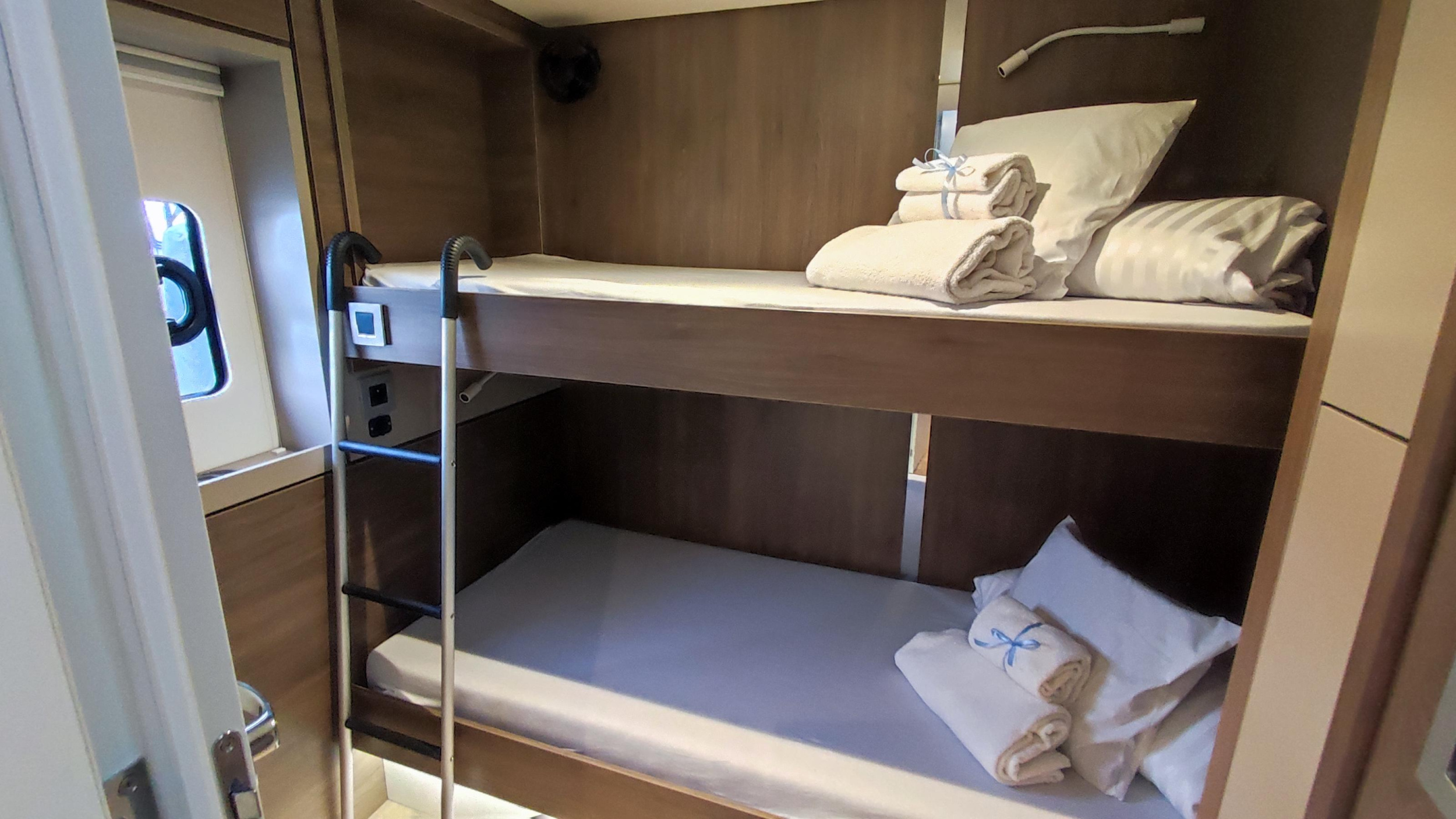 Bali 4.8 - 6 + 1 cab. — photo 17