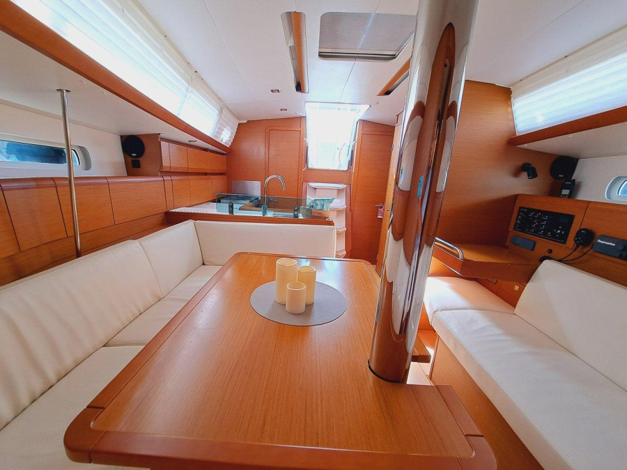Sun Odyssey 389 — photo 5