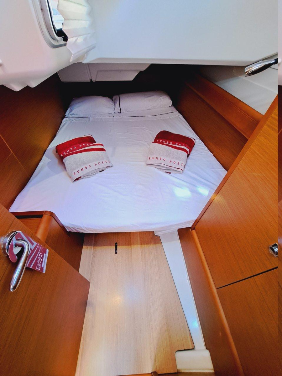 Sun Odyssey 389 — photo 10