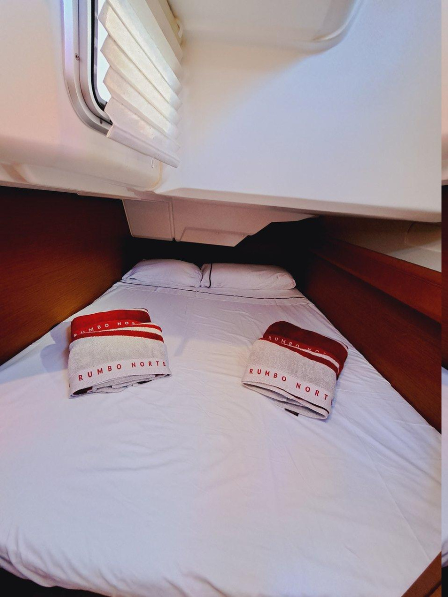 Sun Odyssey 389 — photo 11