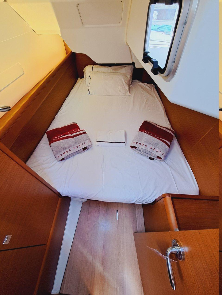 Sun Odyssey 389 — photo 12