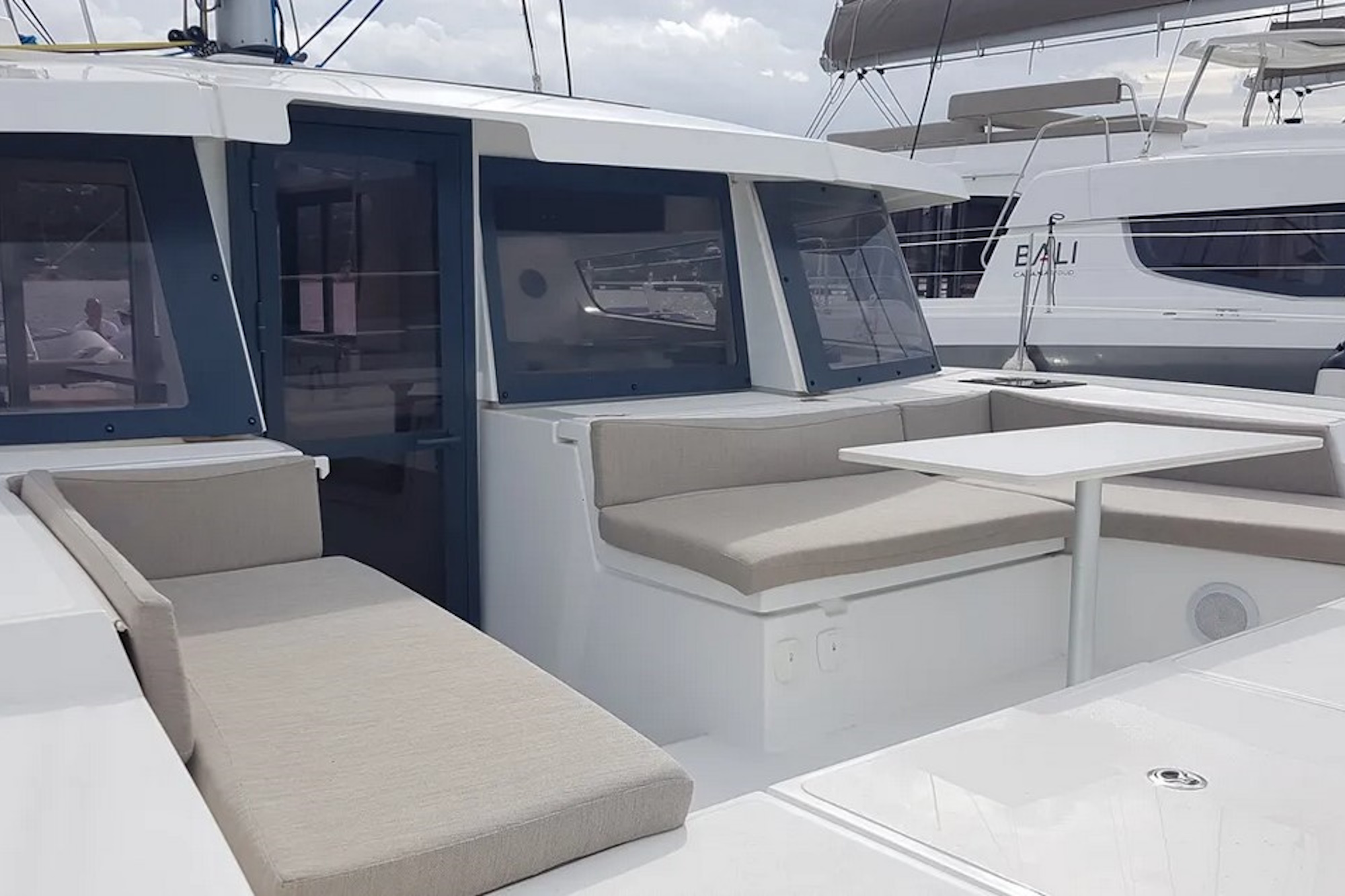 Bali 4.2 - 4 + 1 cab. — photo 3