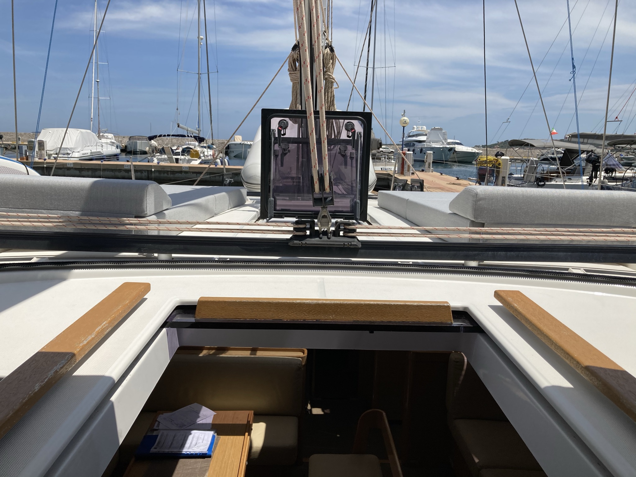 Dufour 520 GL — photo 11