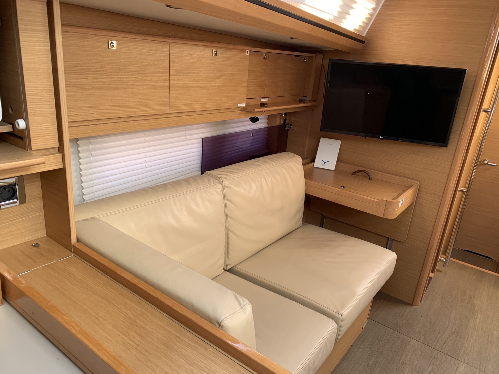 Dufour 520 GL — photo 17