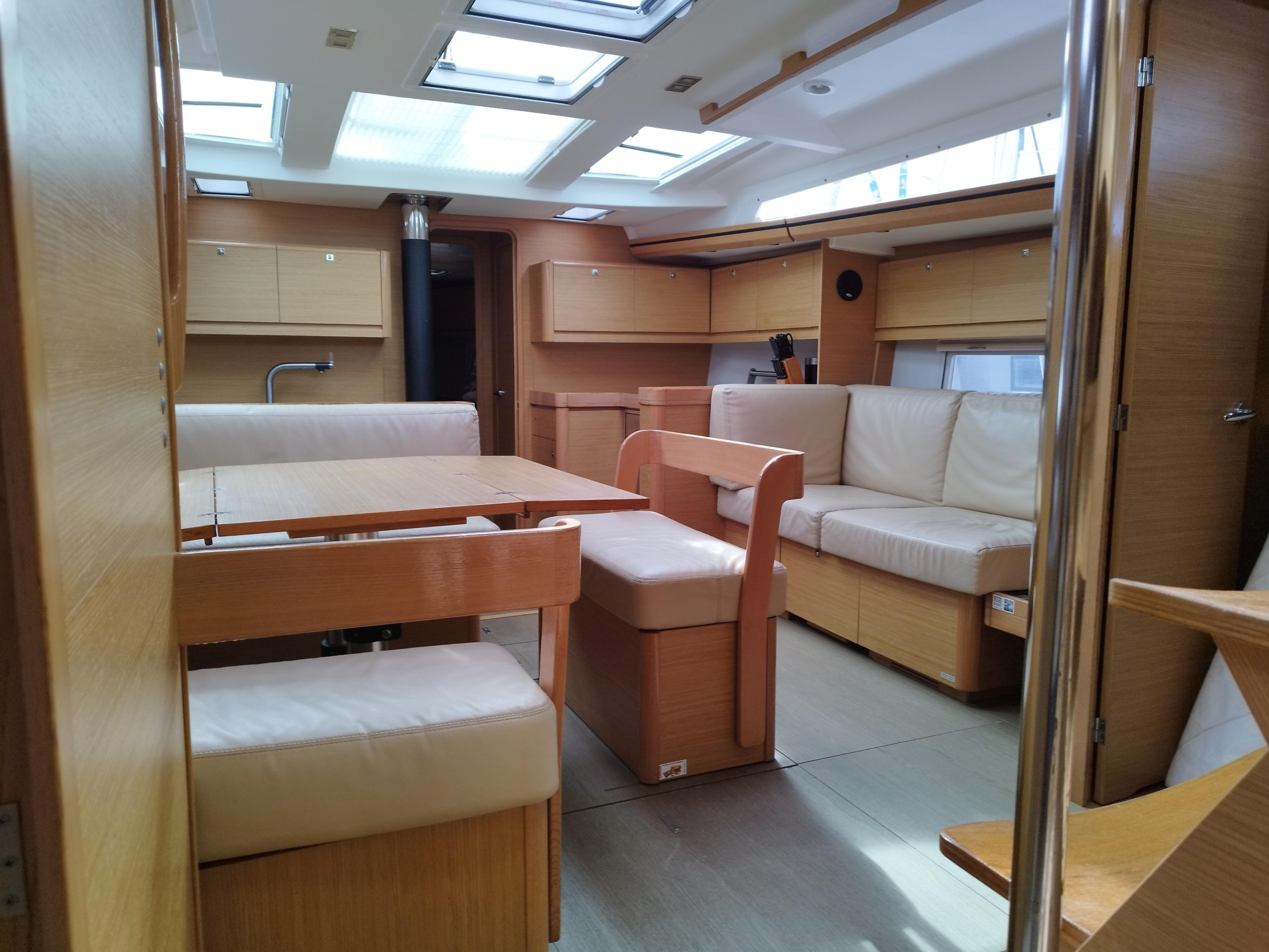 Dufour 520 GL — photo 21