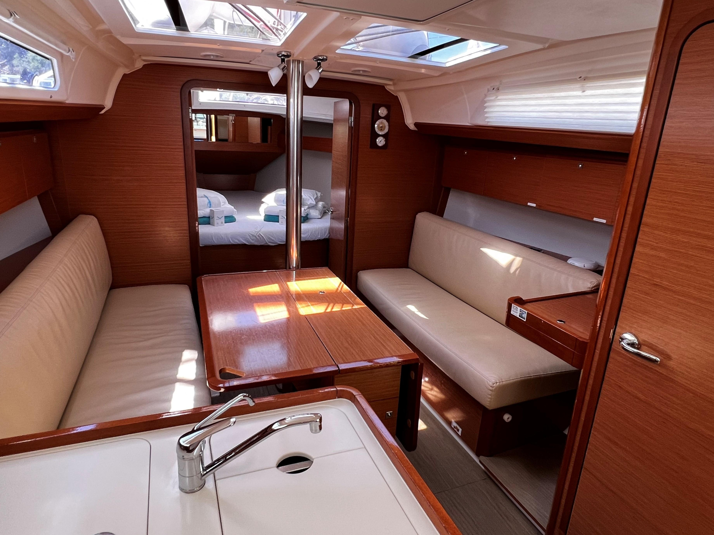 Dufour 360 GL - 3 cab. — photo 11