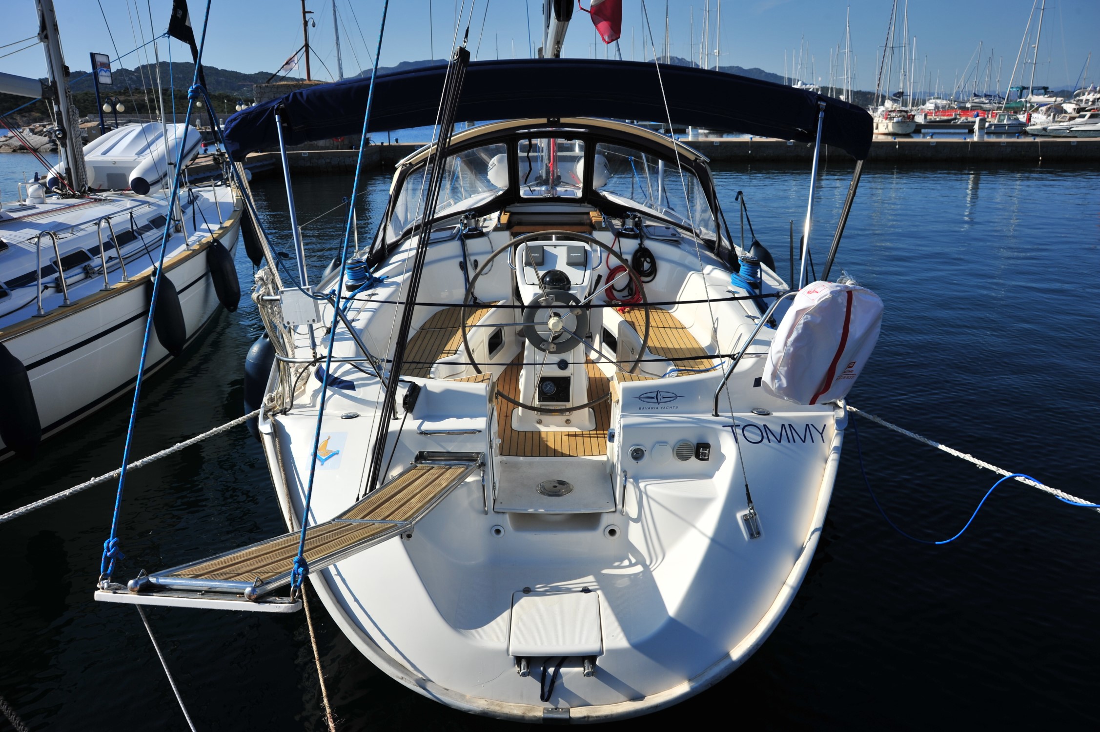Bavaria 38 — photo 3
